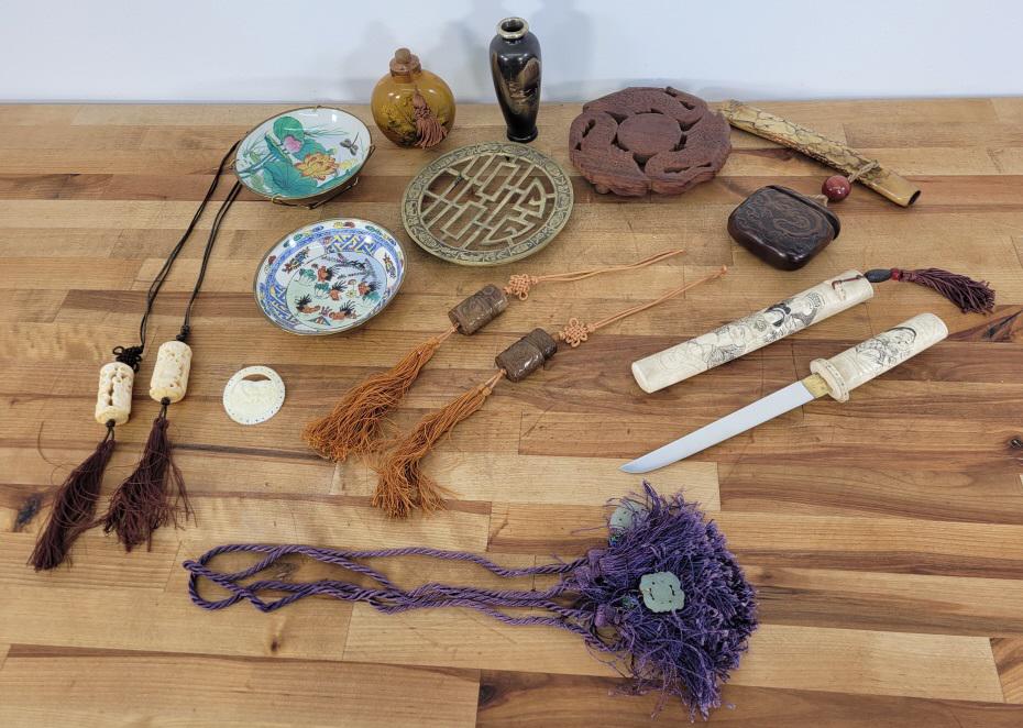 Assorted Grouping of Asian Antiques & Collectables (1 of 19)