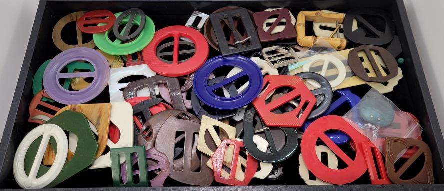 Estate Grouping of Vintage Belt Buckels - Bakelite (1 of 8)