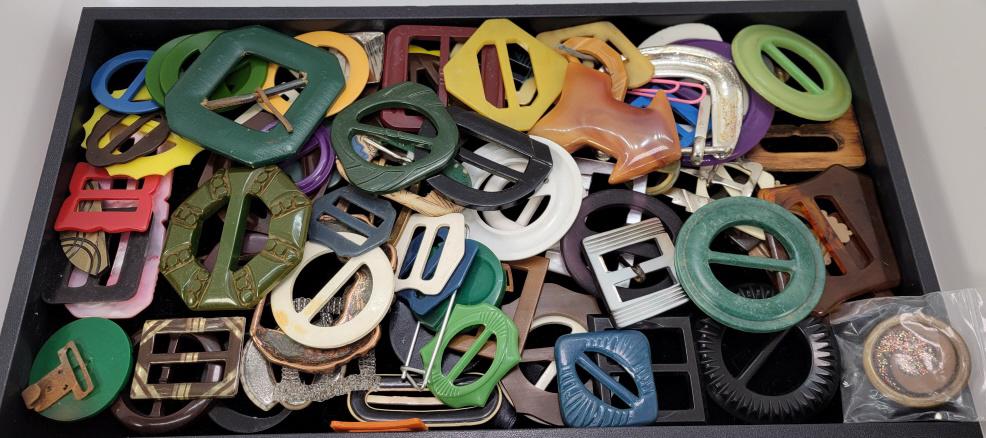Estate Grouping of Vintage Belt Buckels - Bakelite (1 of 9)