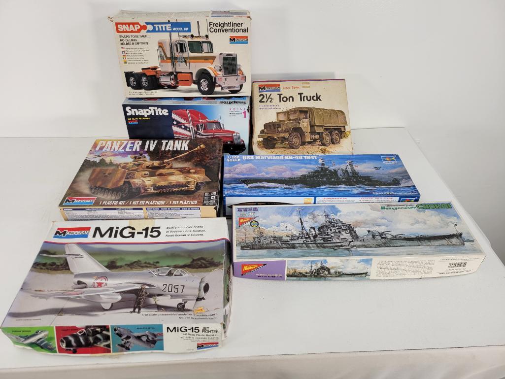 7pc Vintage Model Kits Estate Collection -Lot #10 (1 of 7)
