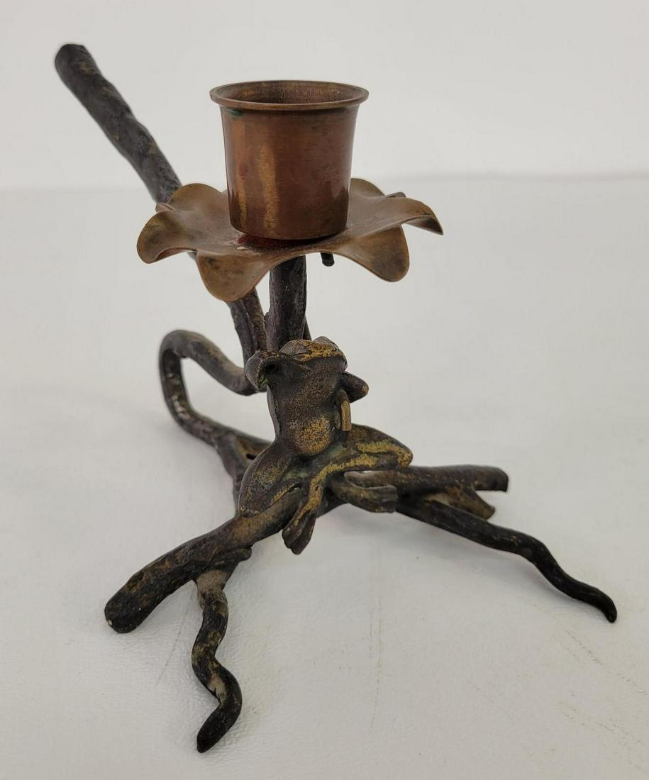 Bradley & Hubbard Iron "Frog" Candlestick Holder (1 of 8)