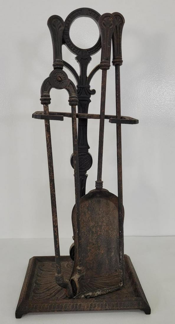 Bradley & Hubbard Cast Iron Fireplace Tool Set (1 of 16)