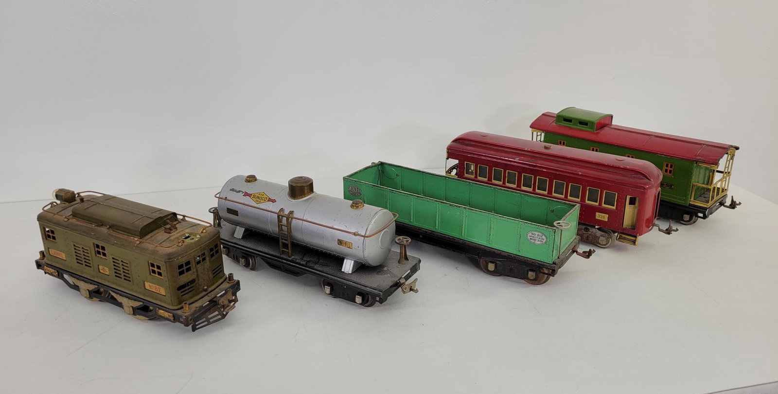 Lot of Pre-War Lionel Standard Gauge Model Trains (1 of 6)