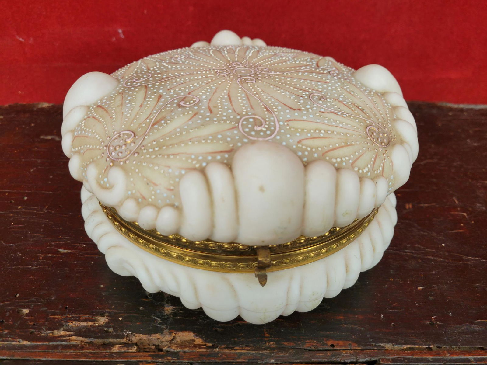 Large 8" Wave Crest Puffy Glass Dresser Box (1 of 6)