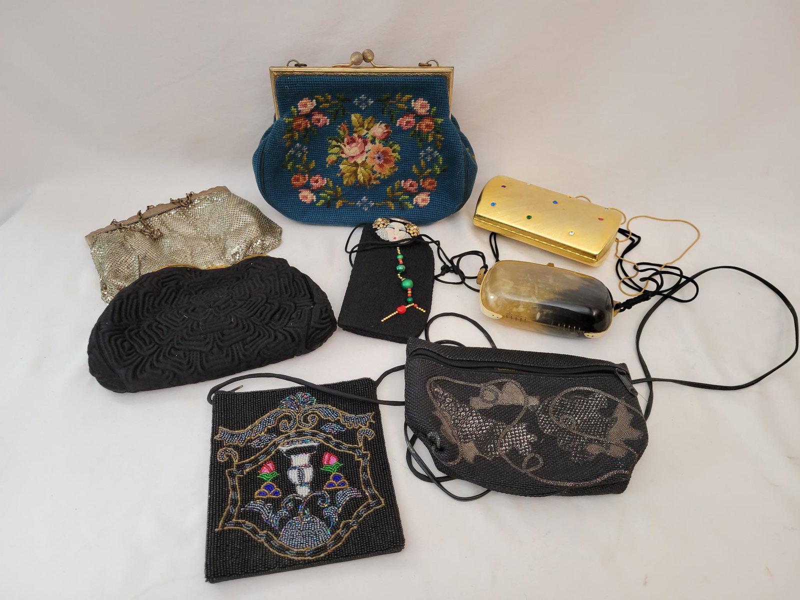 Eight (8) Vintage Ladies Clutch Handbags (1 of 7)