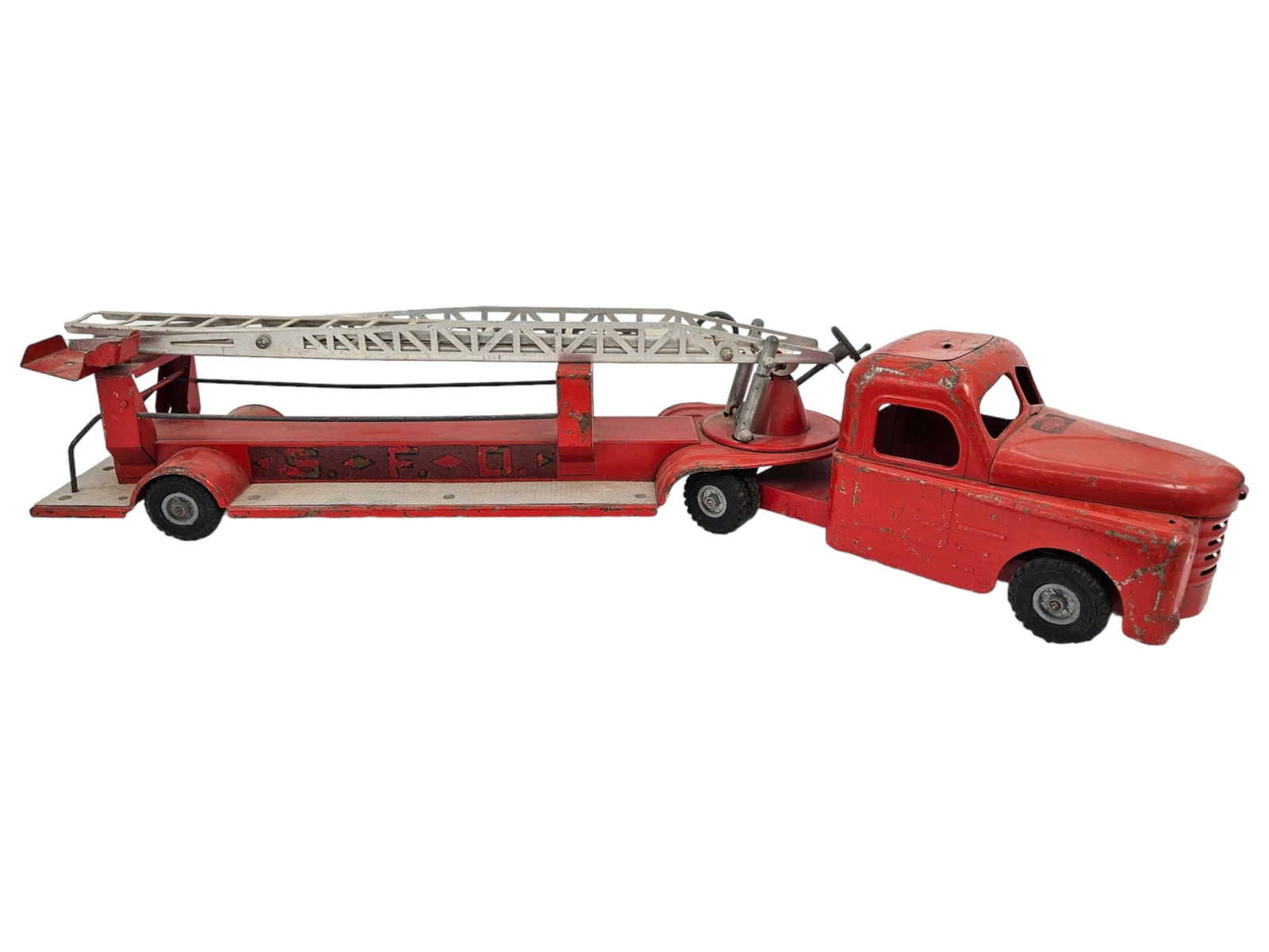1950's Structo Pressed Steel Ladder Fire Truck (1 of 16)