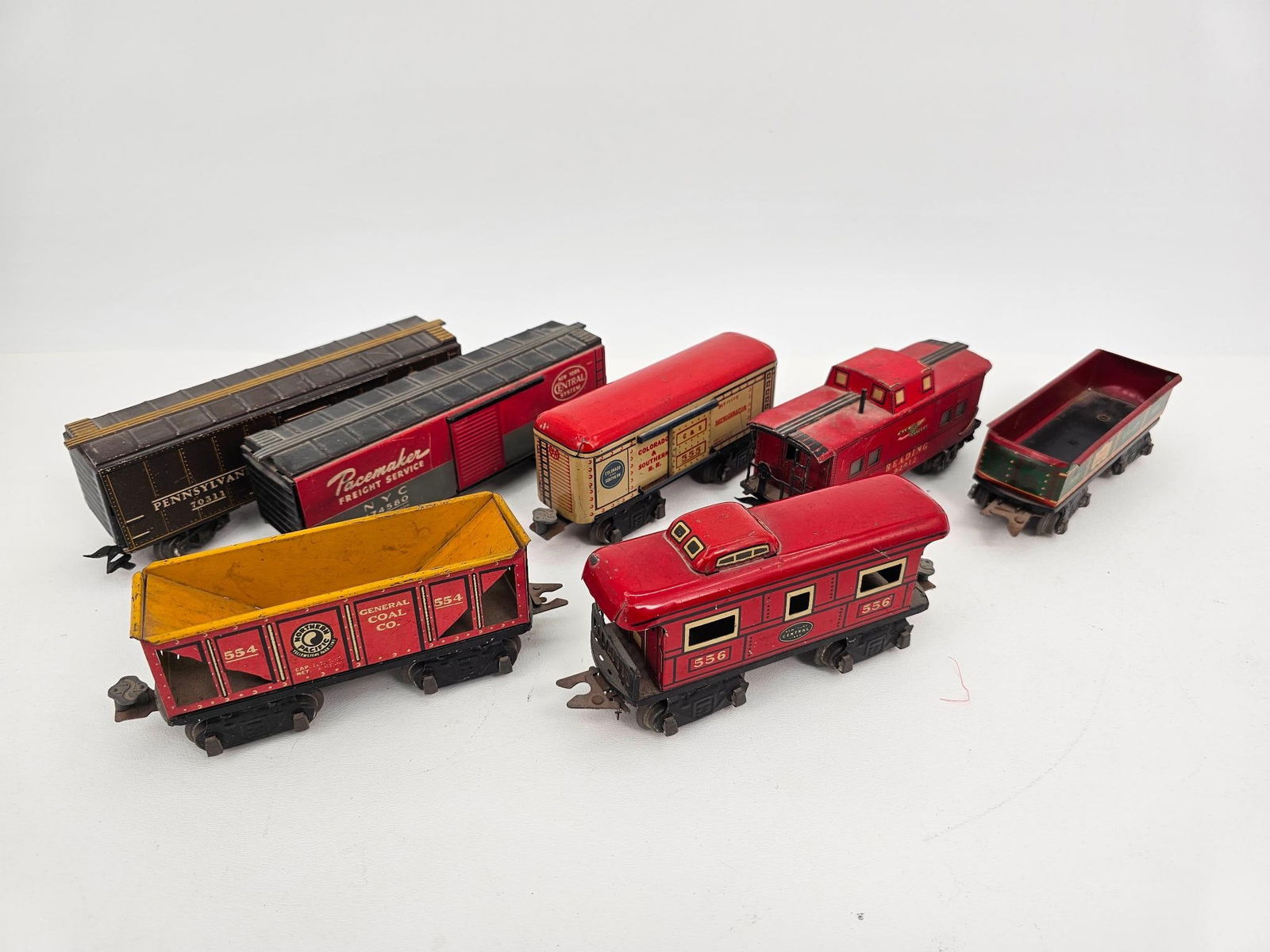 Lot of 8 Pre-War Marx "O" Gauge Trains (1 of 6)