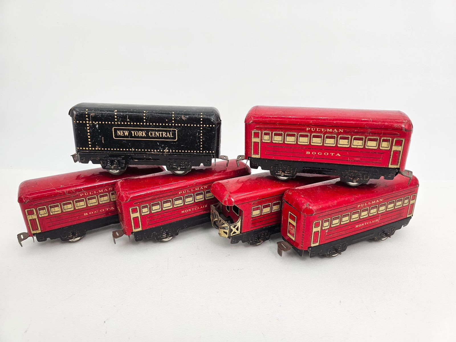 Lot of 6 Pre-War Marx "O" Gauge Passenger Trains (1 of 11)