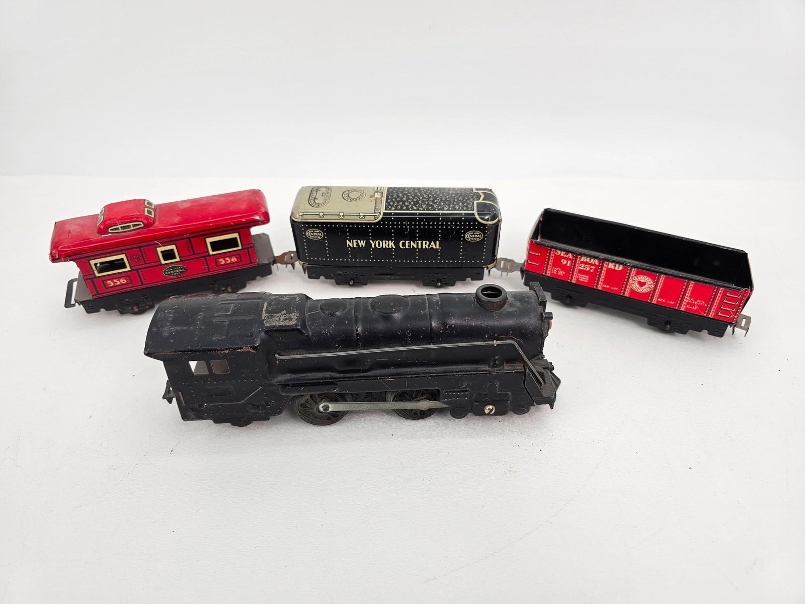 4pc 1940's Pre-war Train Set (1 of 11)