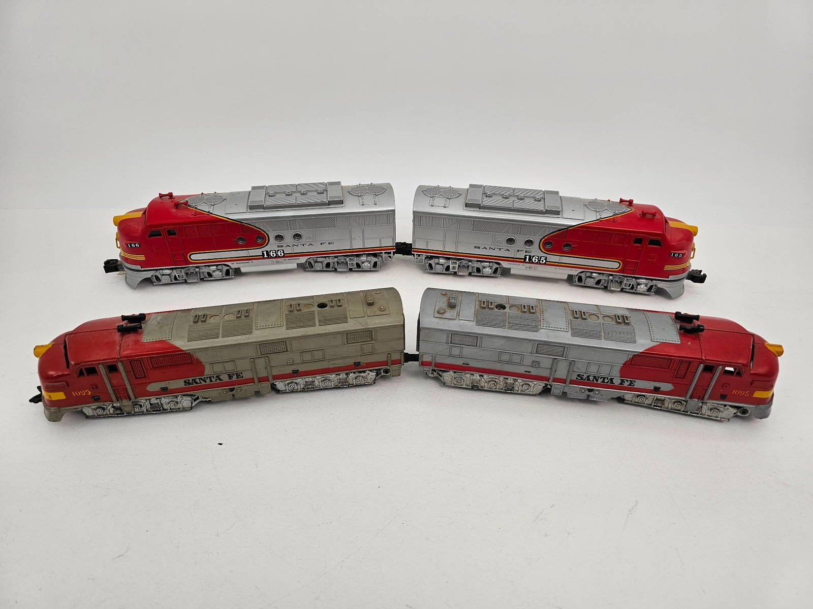 (2) Two Lionel "o" Gauge Train Engines & Dummy's Auction