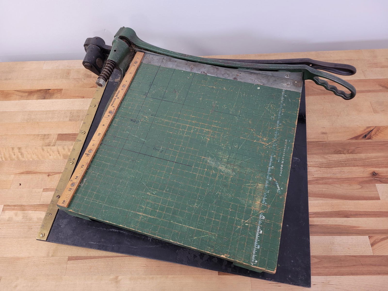 (2) Two Antique Cast Iron Paper Cutters - Eastman (1 of 14)