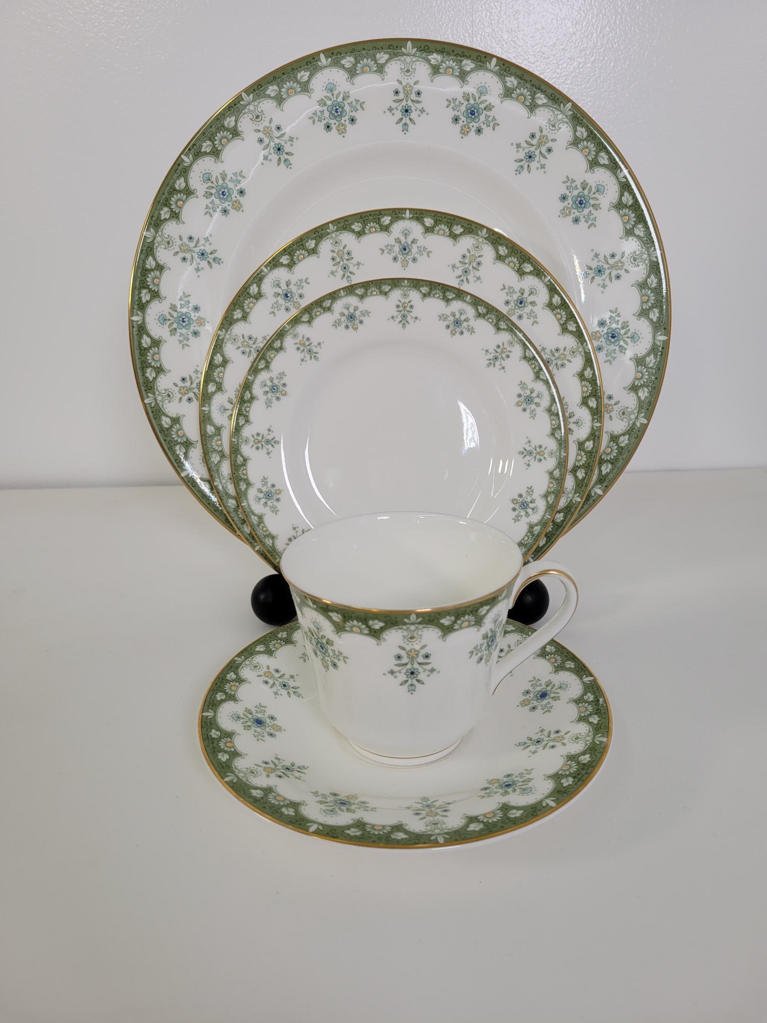 Royal Doulton "Ashmont" China Service for 12 (1 of 20)