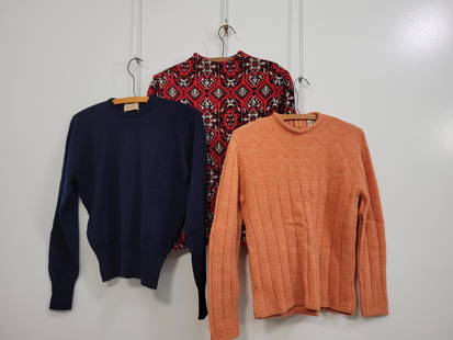 Ladies Vintage Sweater Lot: Description: Trio of ladies sweaters, look to be from the 50s/60s Blue and peach have no stains or rips. Black and red has some pilling (see photos) and a zipper on the shoulder. Measurements: Size Sm