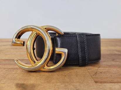 Vintage Gold Gucci Leather Belt: Description: Vintage gold-plated Gucci leather belt. Has some signs of wear and rubbing on buckle. (see photos)Measurements: 36 " long 32" from farthest hole