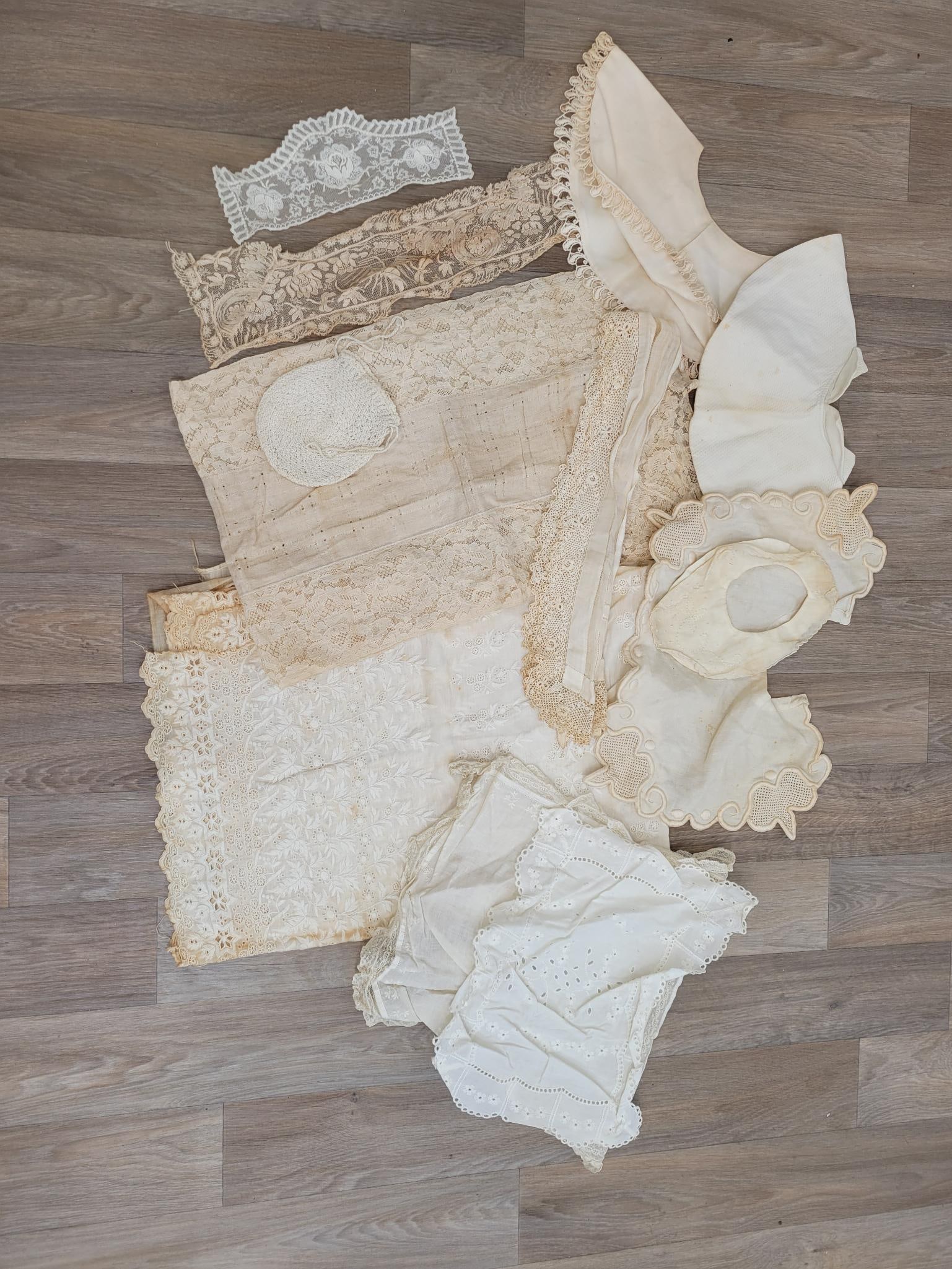 Lot Of Assorted Antique Lace And Collars (1 of 5)