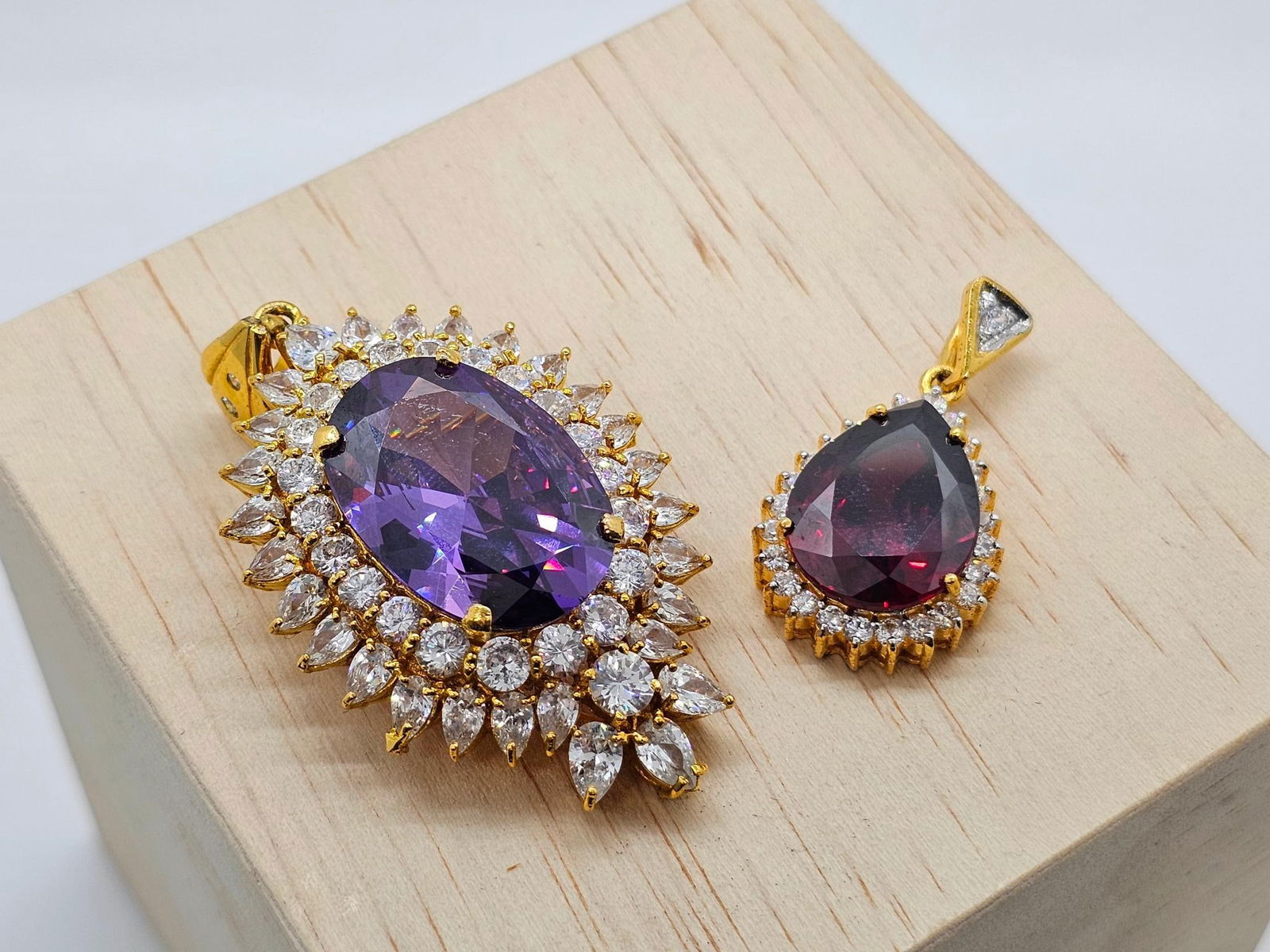 2 10K Yellow Gold & Crystal Necklace Pendants (1 of 9)