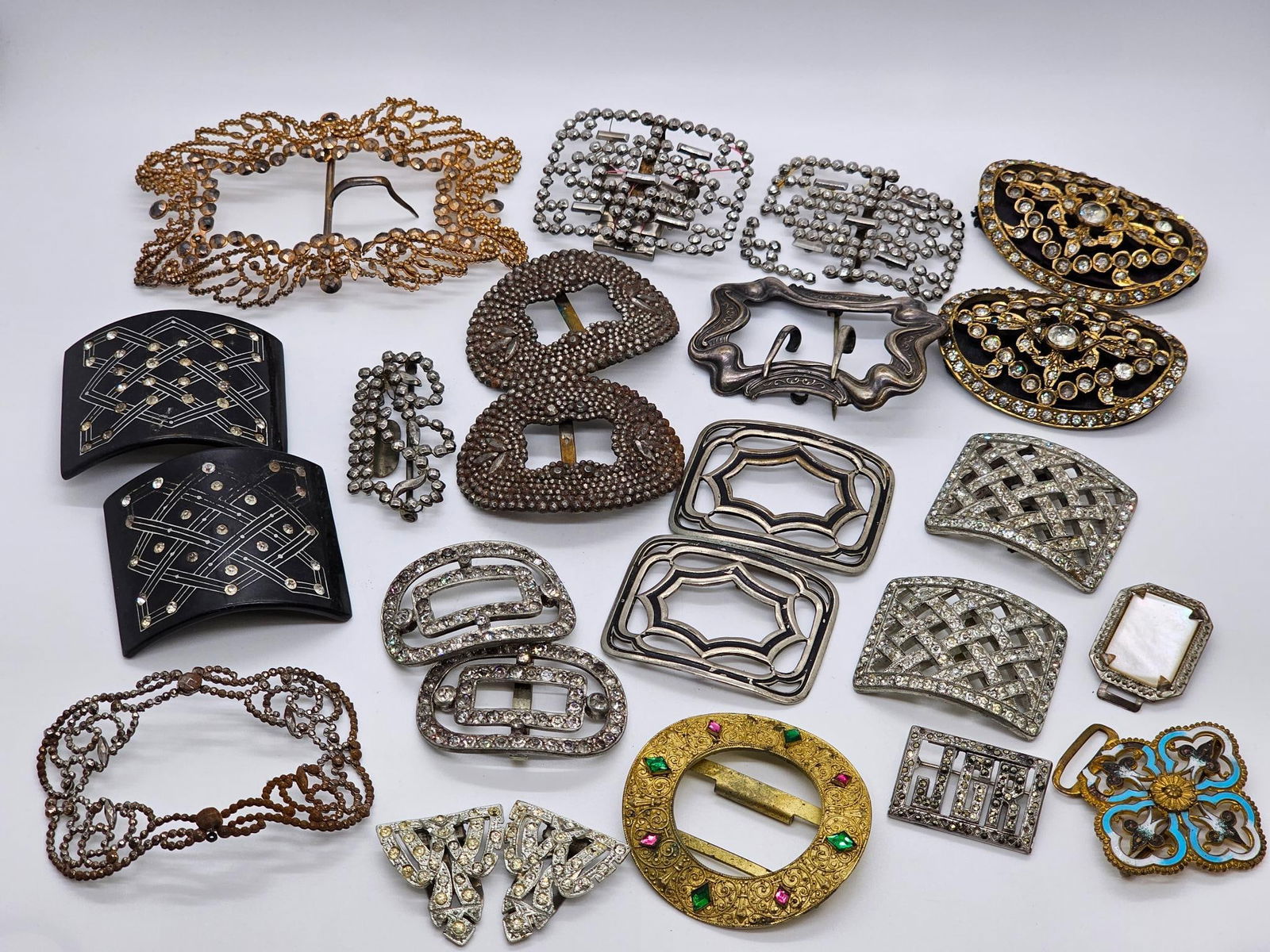 Estate Lot of Vintage / Antique Belt Buckles (1 of 20)