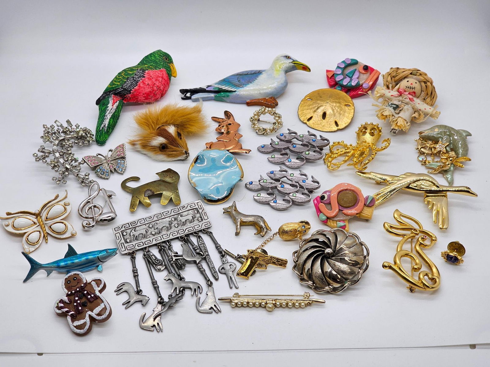 11pc Estate Lot of Pins & Brooches (1 of 16)