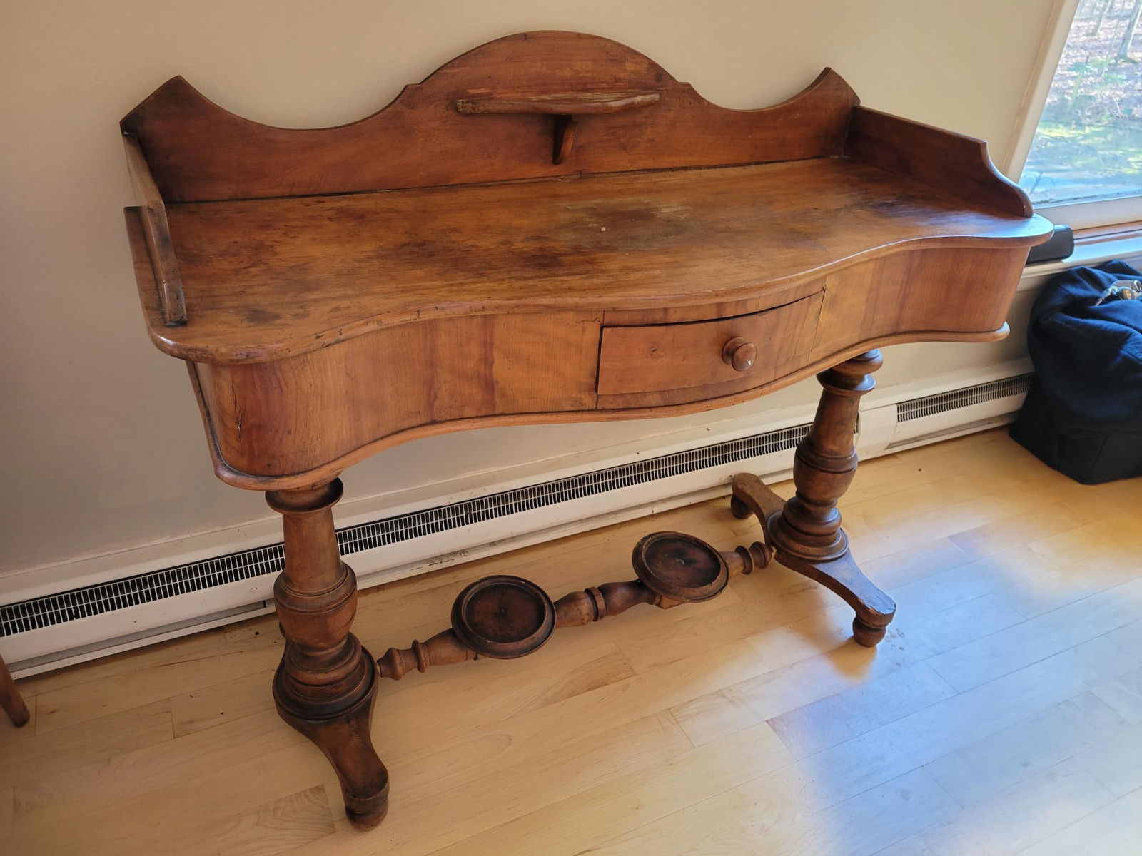 Victorian Walnut Washstand / Dressing Table (1 of 12)