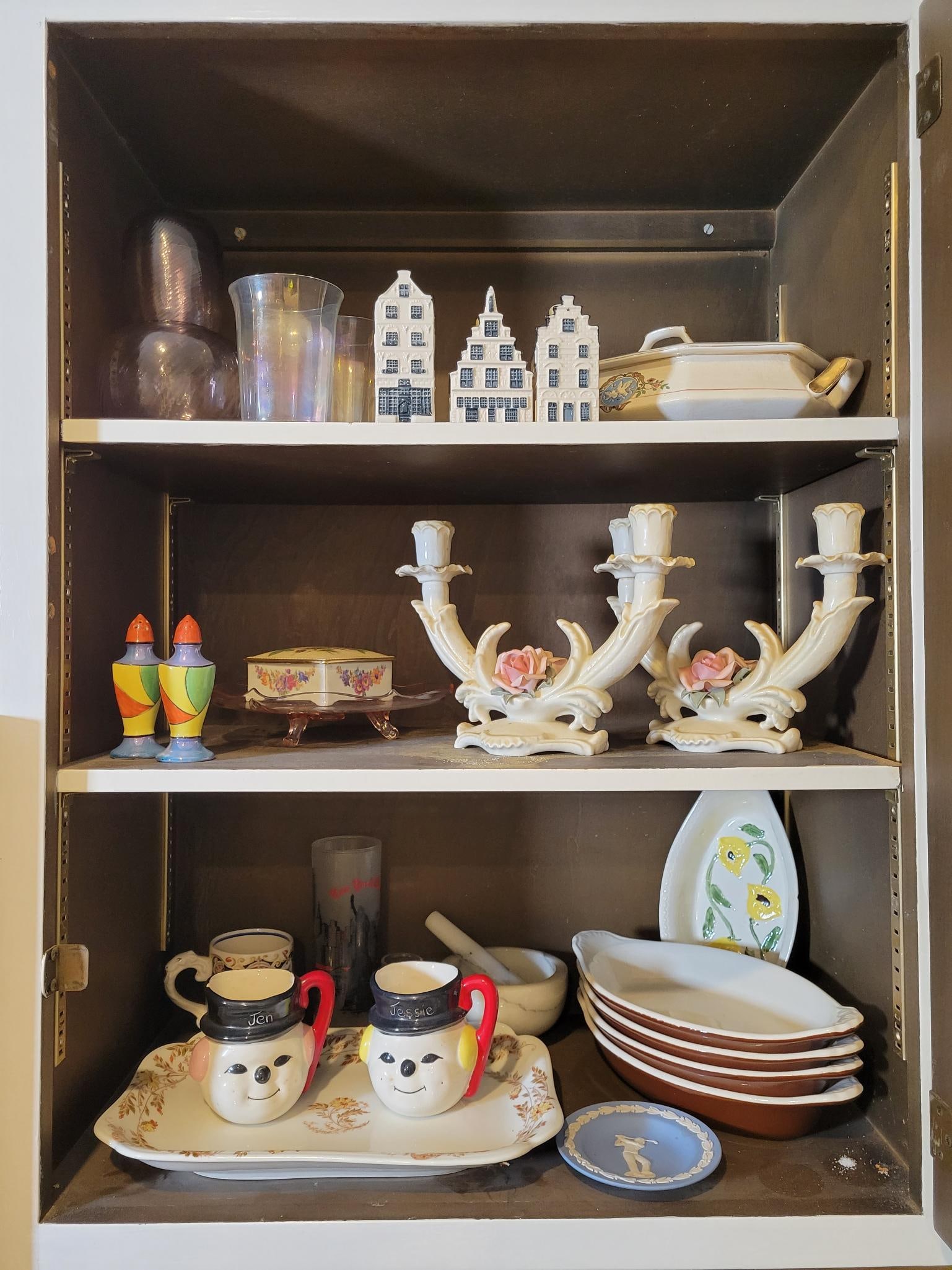 Kitchen Cabinet Contents - Lot 3 (1 of 10)