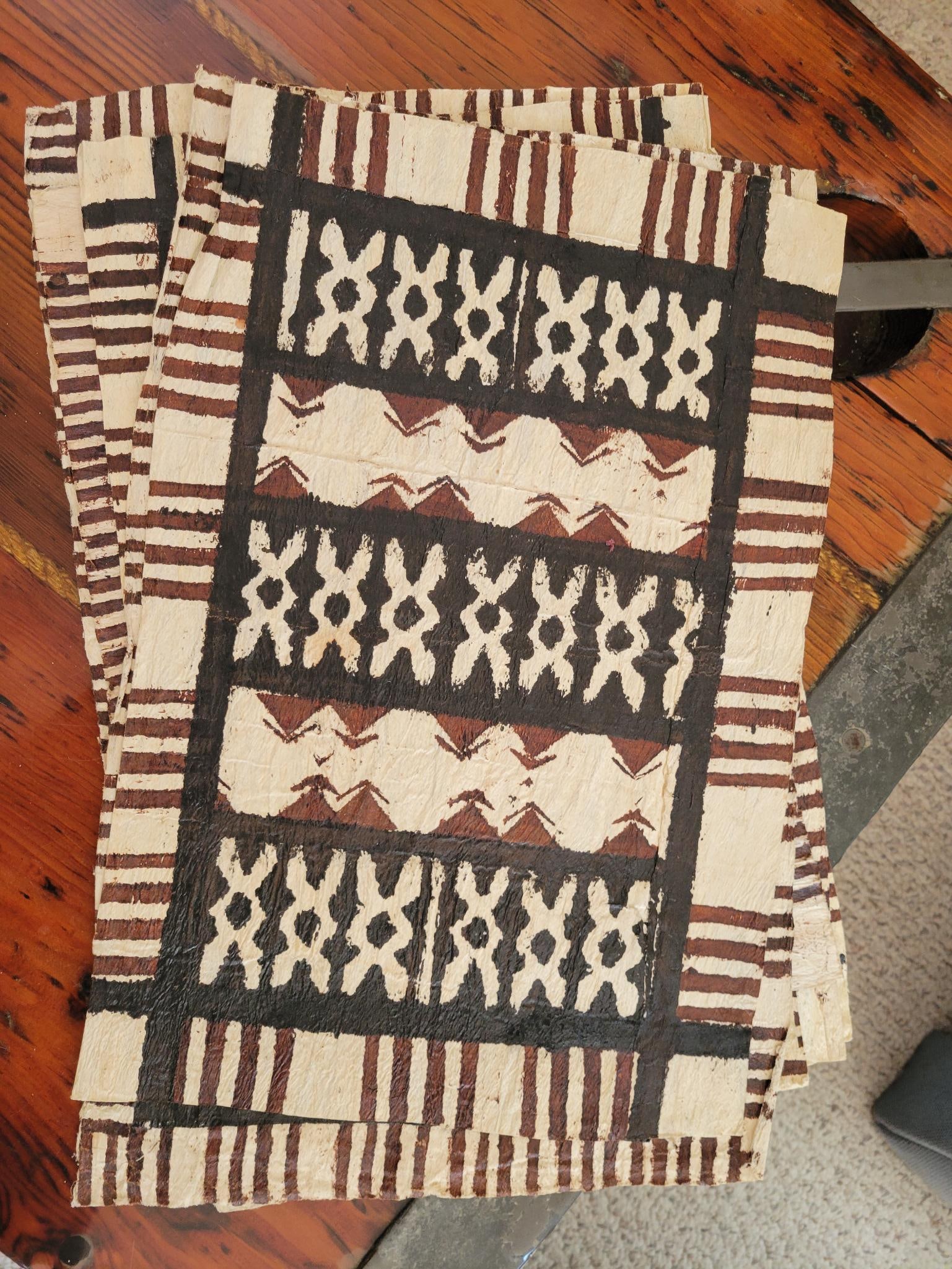 (7) Seven Vintage Fiji Tapa Cloth Paintings: This lot includes a small grouping of unique Tapa cloth paintings made in Fiji. See photos for lot contents and details, 20th century in age. Measurements: 19"L x 12.5"W Transport Fee $25
