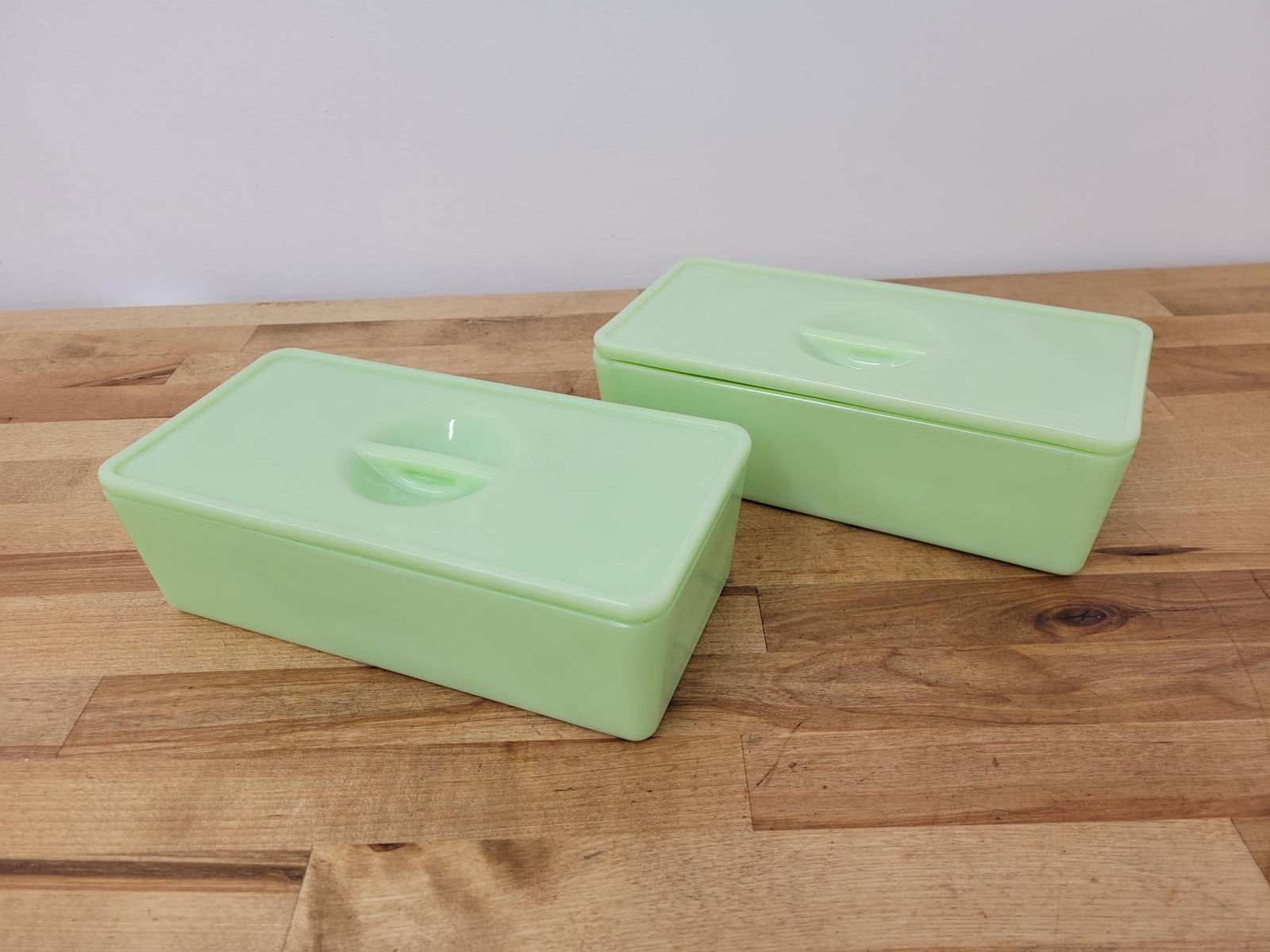 Vintage Jeanette Jadeite Refrigerator Dish w/ Lids (1 of 10)