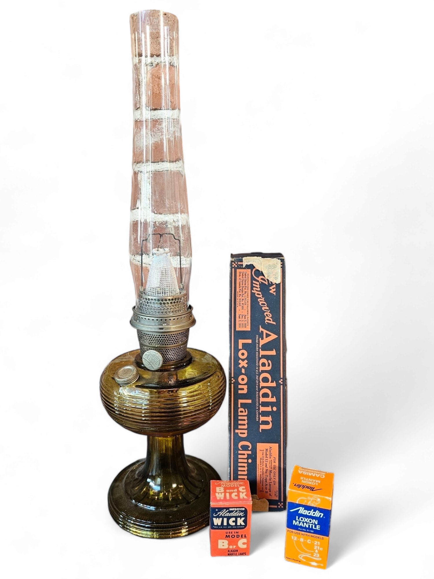 Aladdin Model B Amber Beehive Oil Lamp (1 of 15)