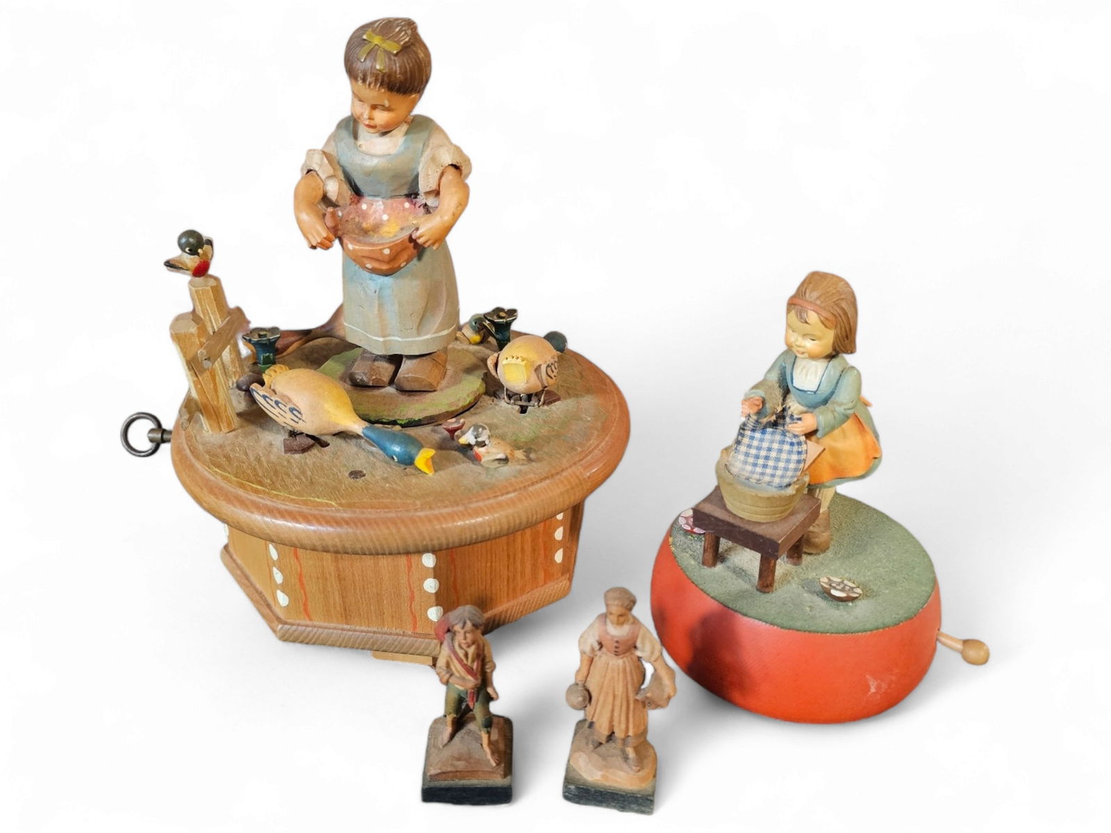 Vintage Anri Carved Wood Objects (1 of 12)