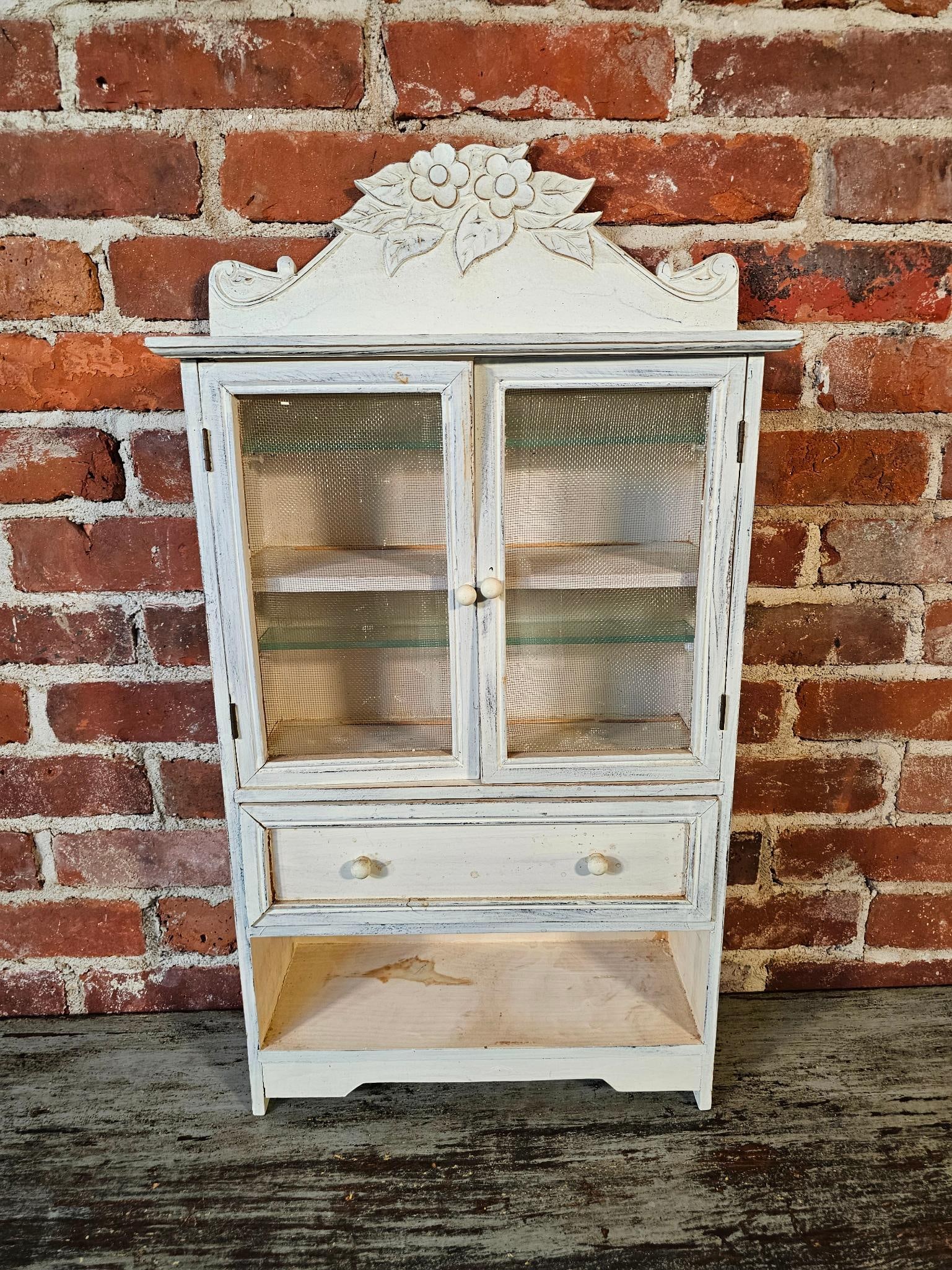 Small White Washed Display Cabinet (1 of 9)