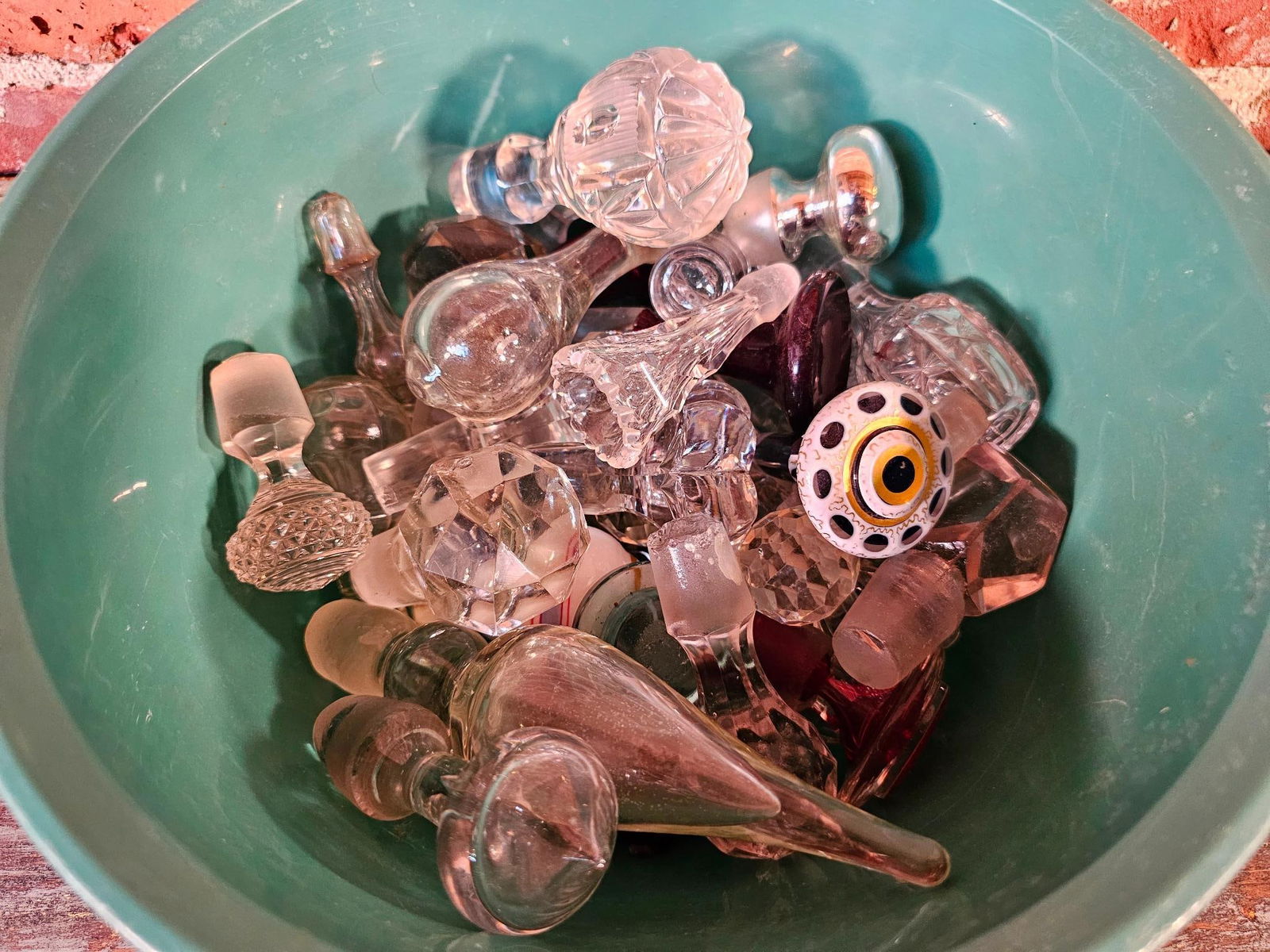 Estate Lot of Vintage Glass Bottle Stoppers (1 of 6)