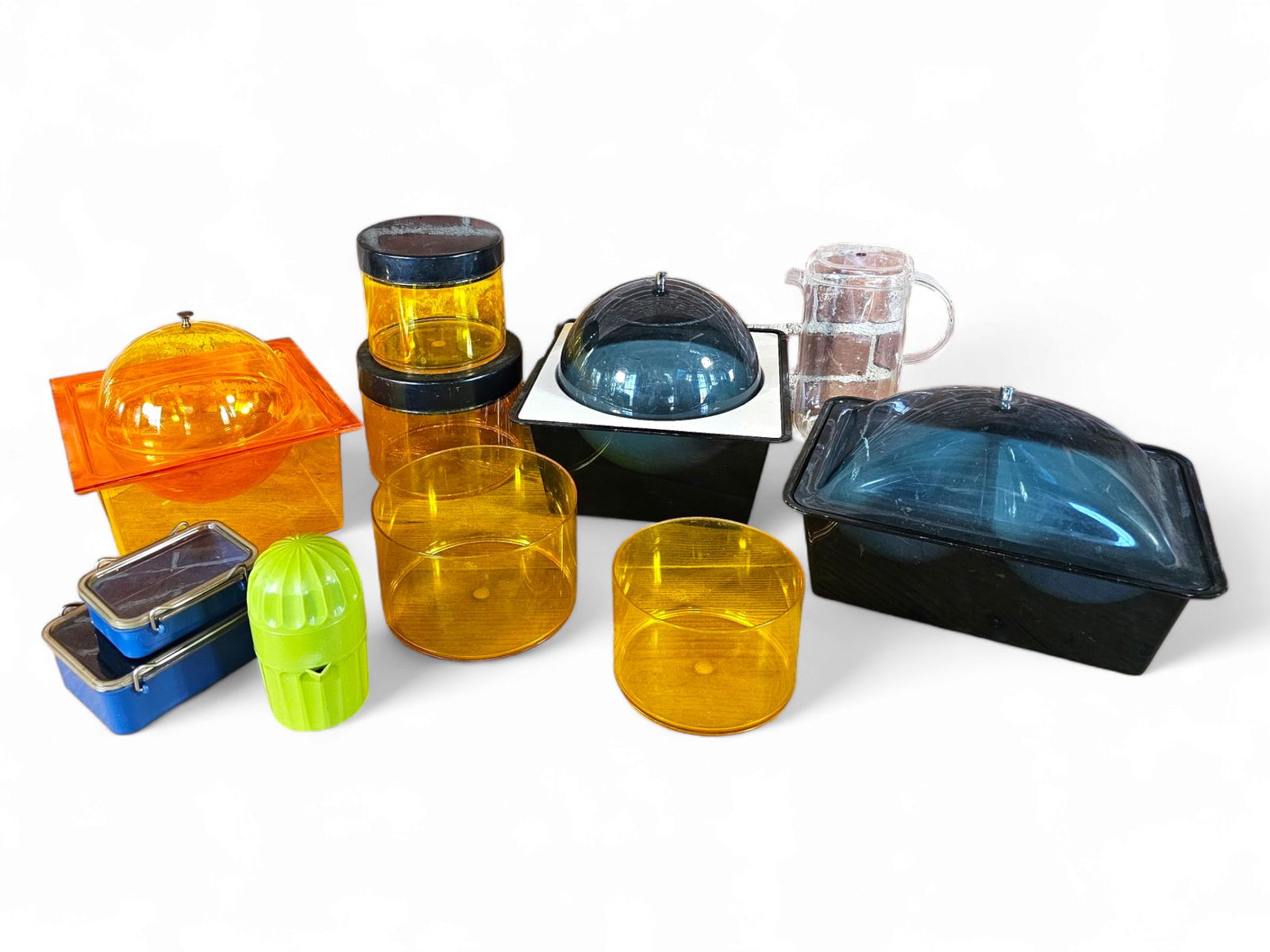 Vintage Mid-Century Kitchenware Containers (1 of 20)