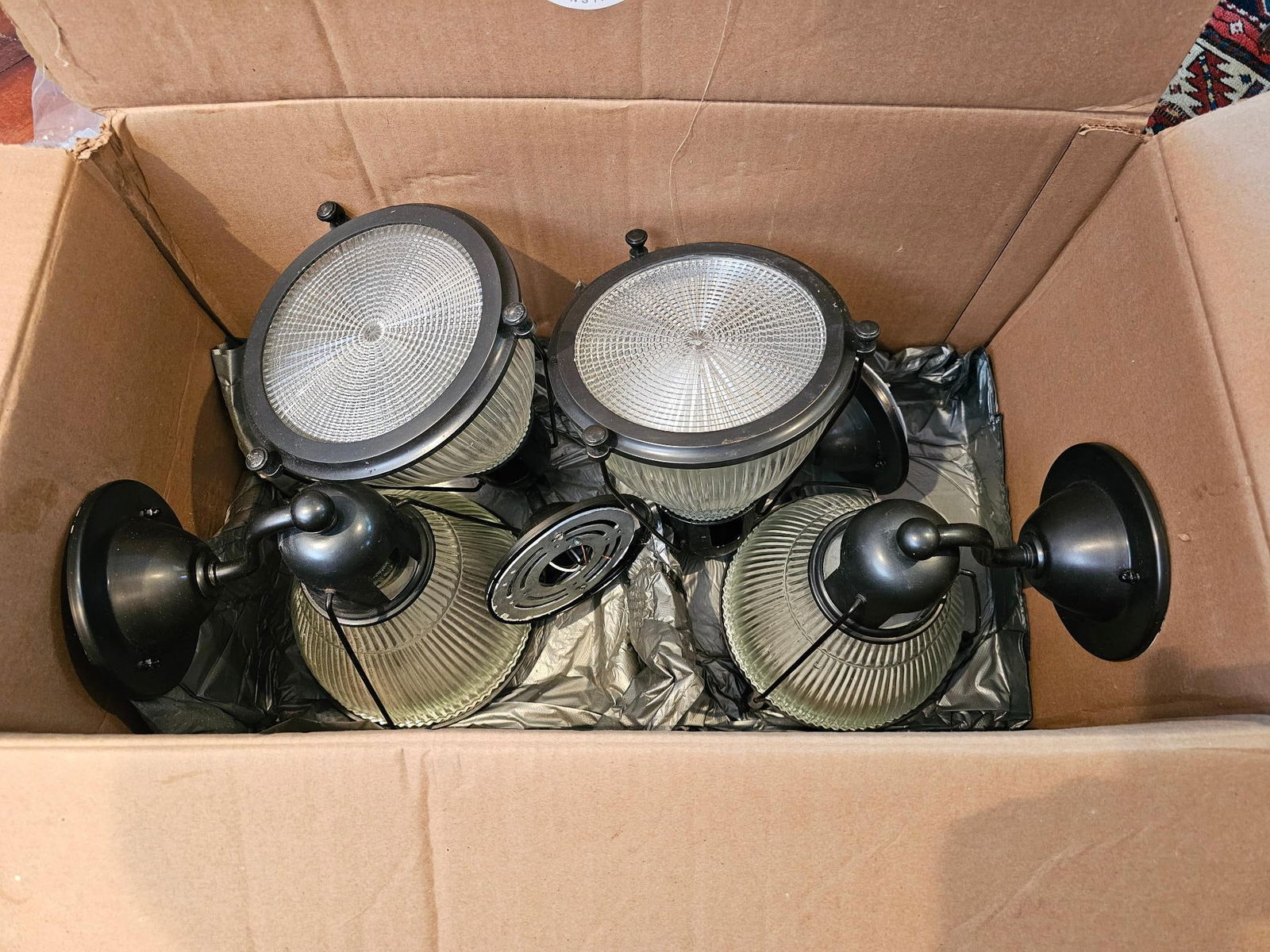 Urban Electric Outdoor Brass Outdoor Lights (1 of 6)