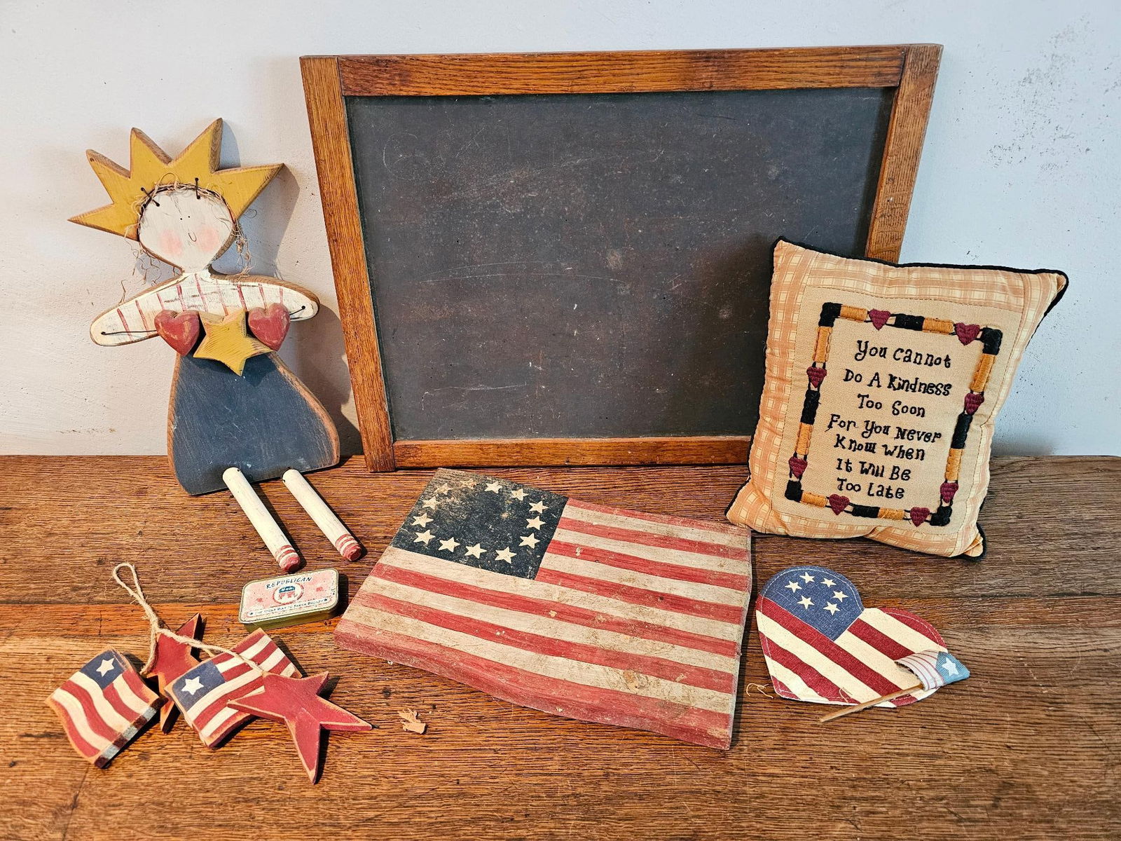 Lot of Primitive Decorative Antiques: This lot includes a small grouping of primitive decorative objects as seen in the photos, see lot photos for details, contents and conditions. Fee for Transport back to Oakville Gallery: $25