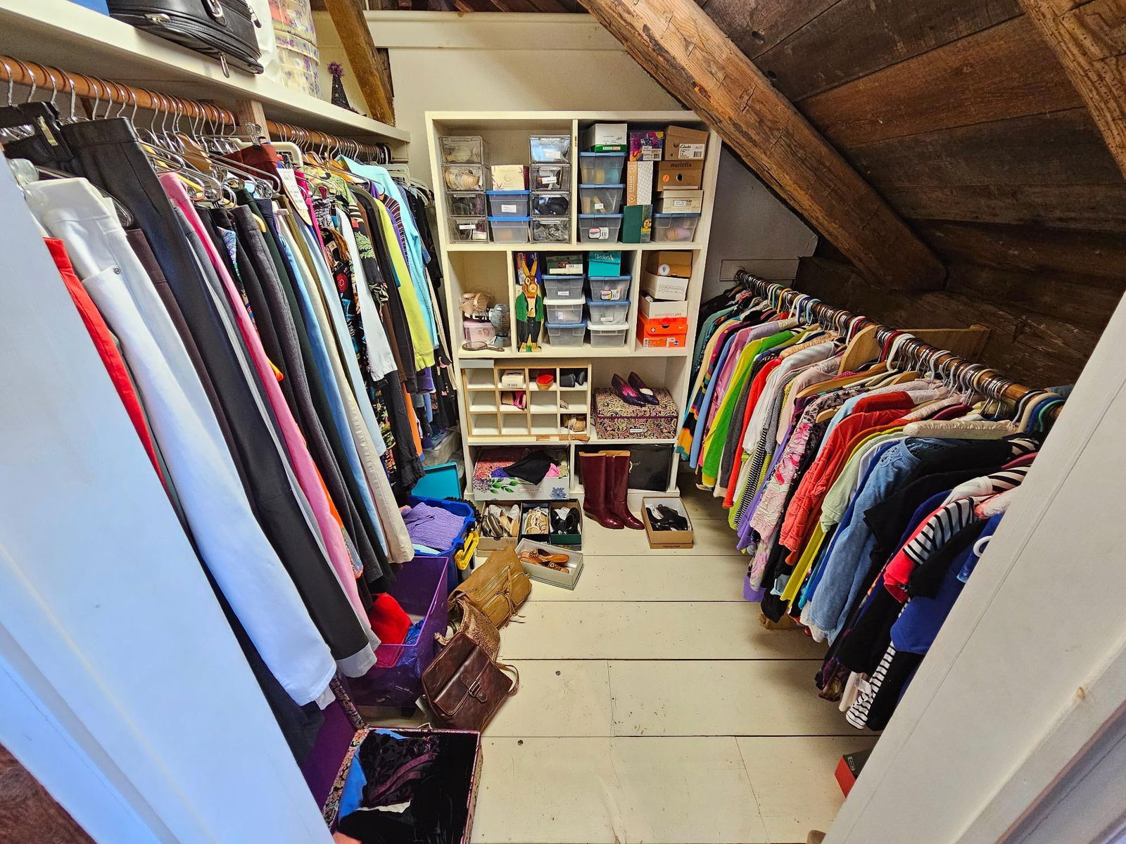 Estate Closet Contents Lot - #4 (1 of 20)