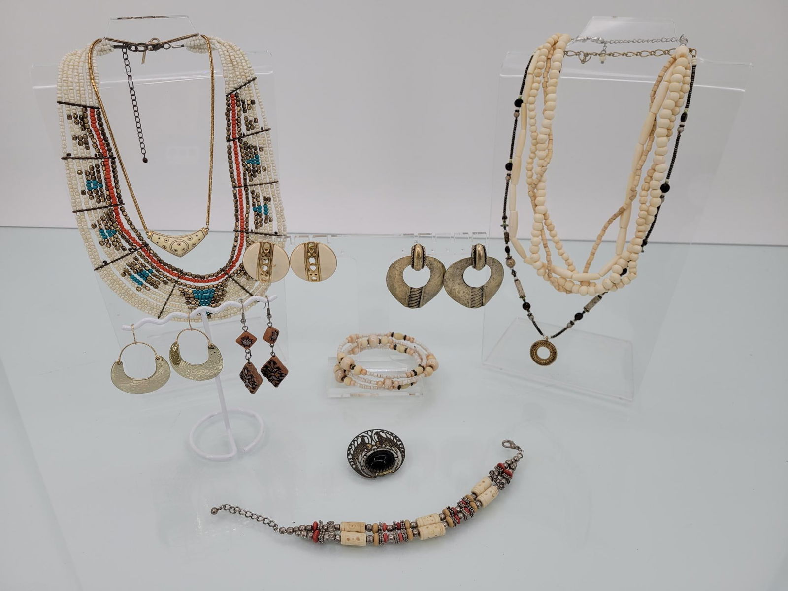 Very Boho Vintage Jewelry Lot (1 of 7)