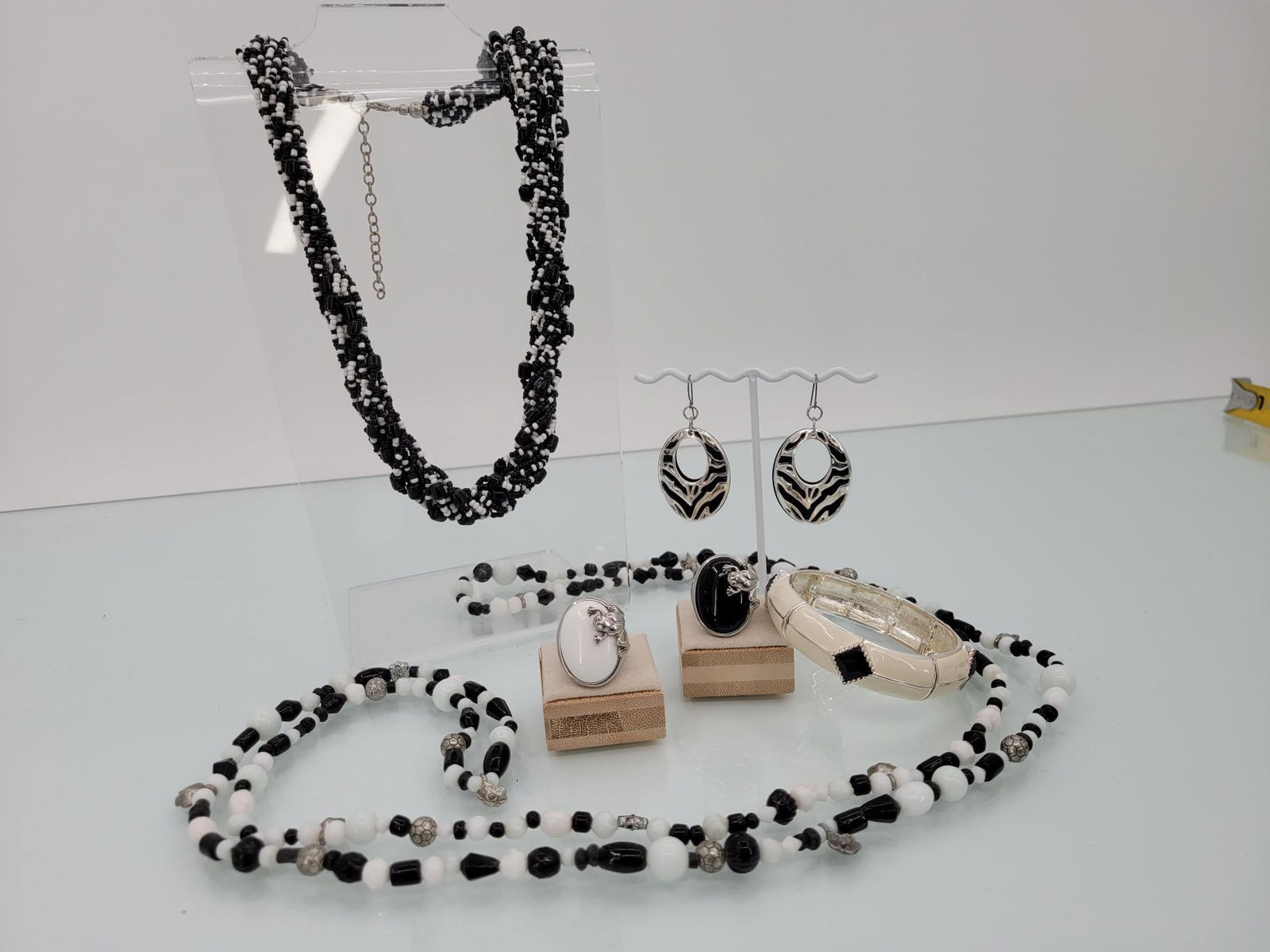 Black, White And Silver Contemporary Jewelry (1 of 8)