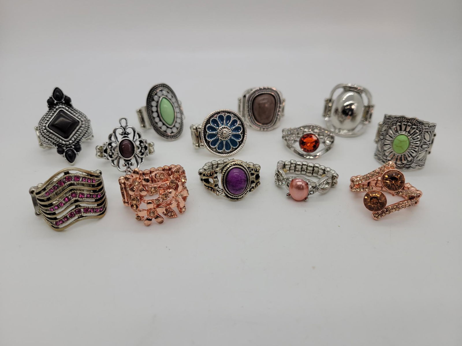 Lot Of Thirteen Elastic Costume Cocktail Rings (1 of 7)