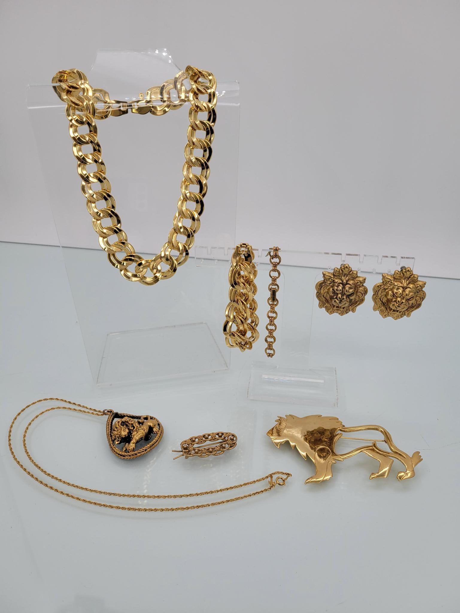 Vintage Gold Tone Lion Lot (1 of 8)