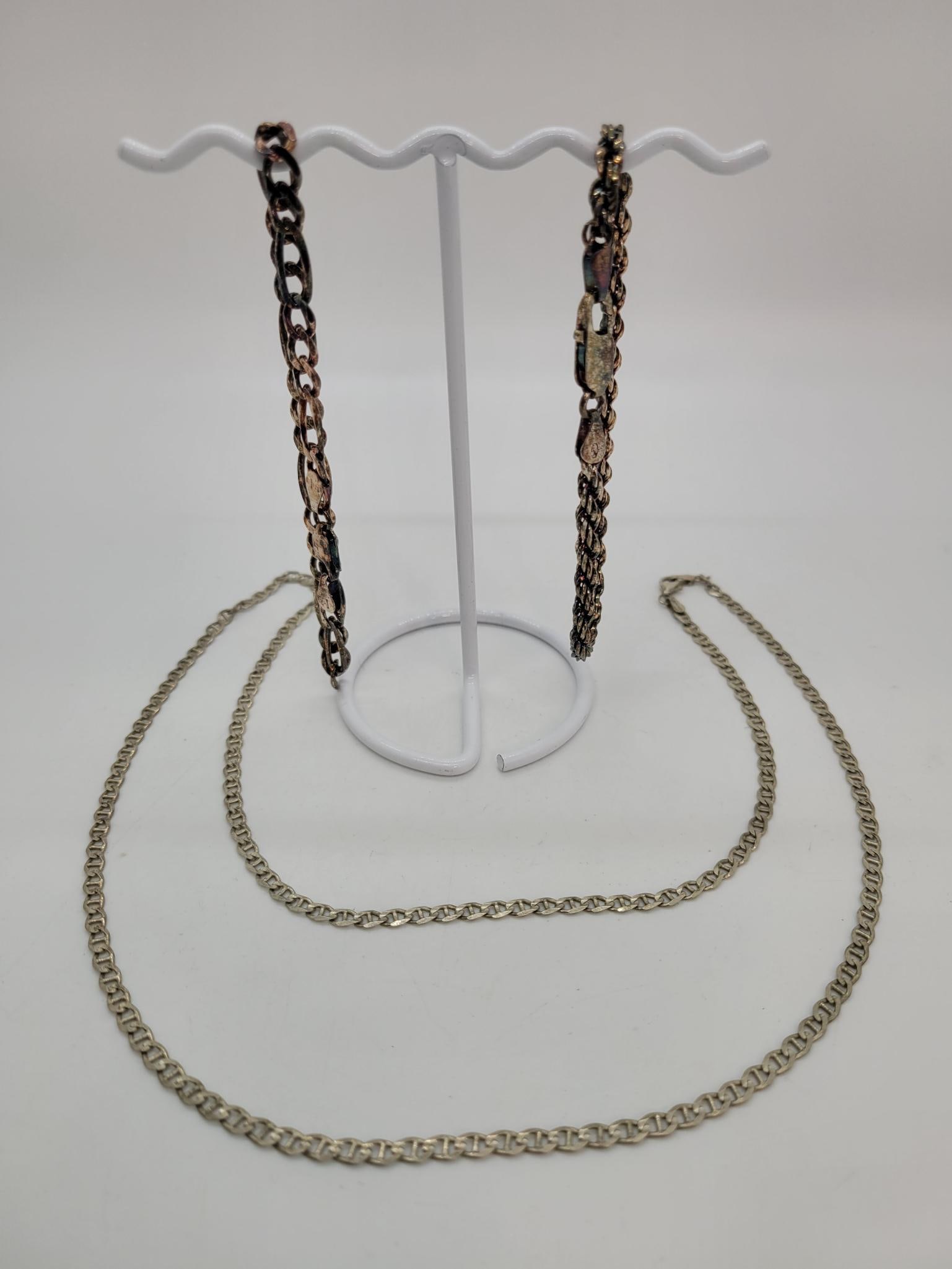 Italian Silver Necklace and Bracelets: Description: Italian made silver necklace and two bracelets (21.7g)