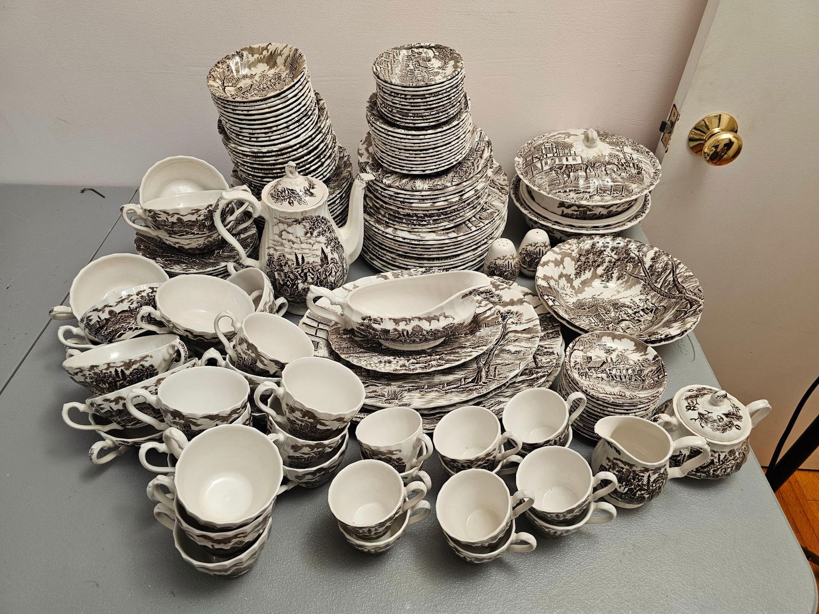 Staffordshire Royal Mail China Set - Serv for 12 (1 of 20)