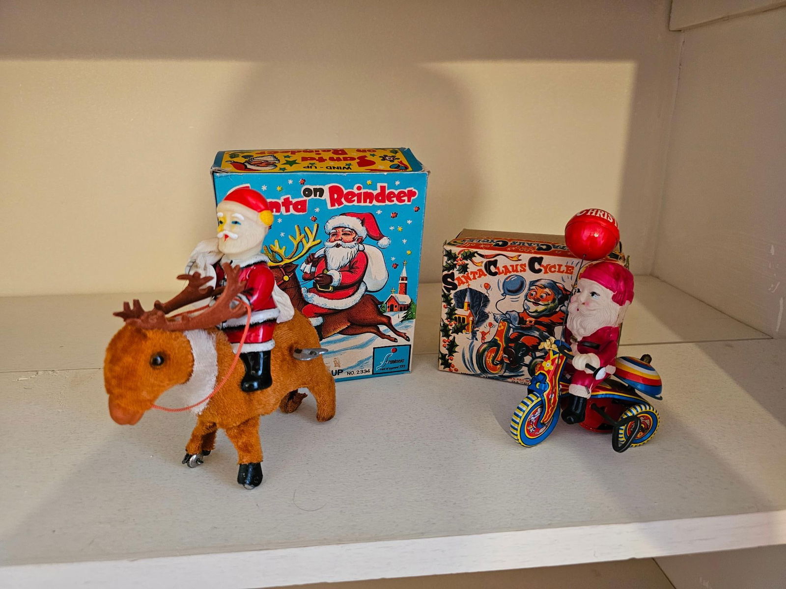 Vintage Tin Wind Up Santa Toys w/ Boxes (1 of 12)