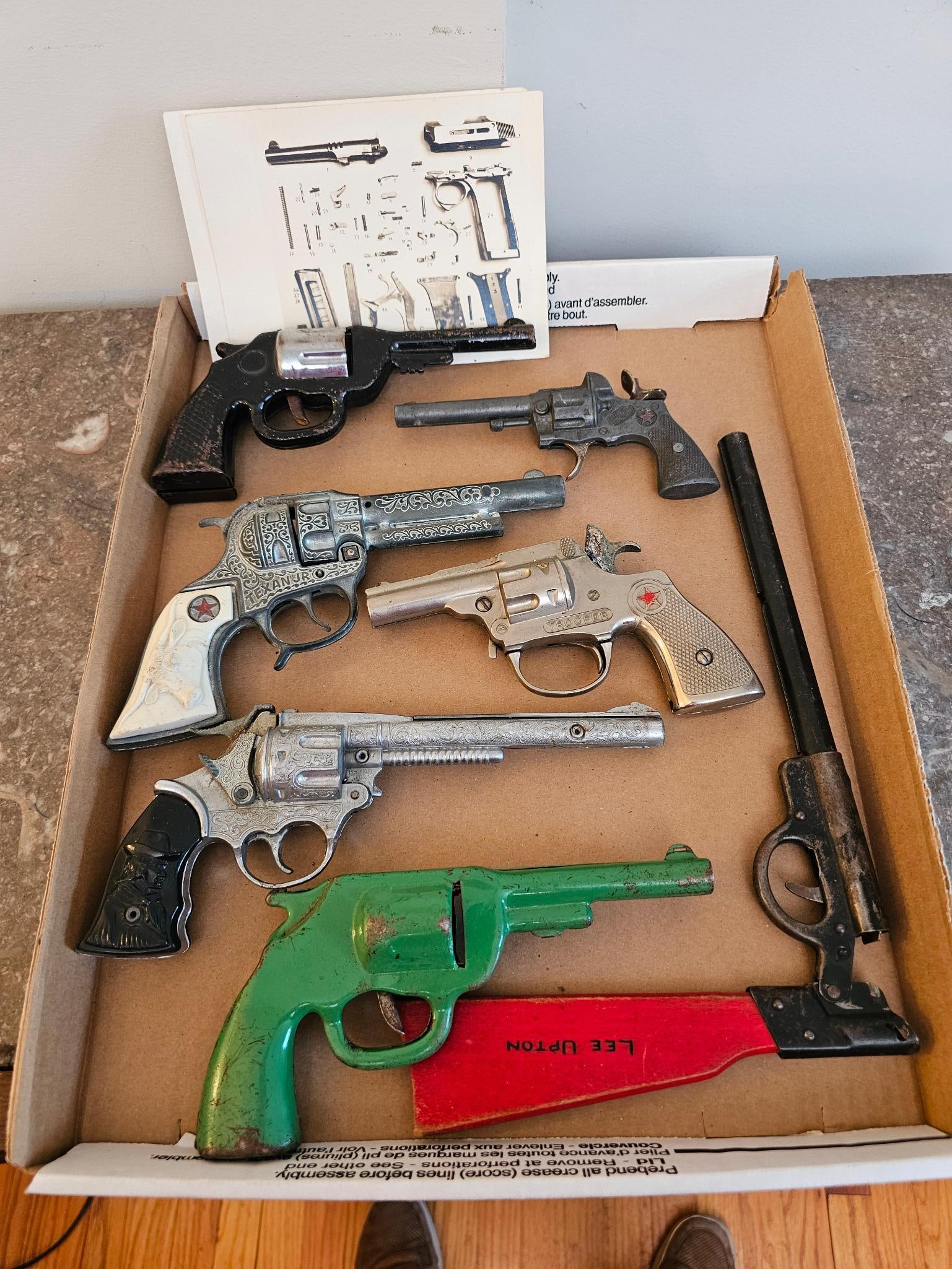 Assorted Vintage Toy Cap Guns (1 of 6)