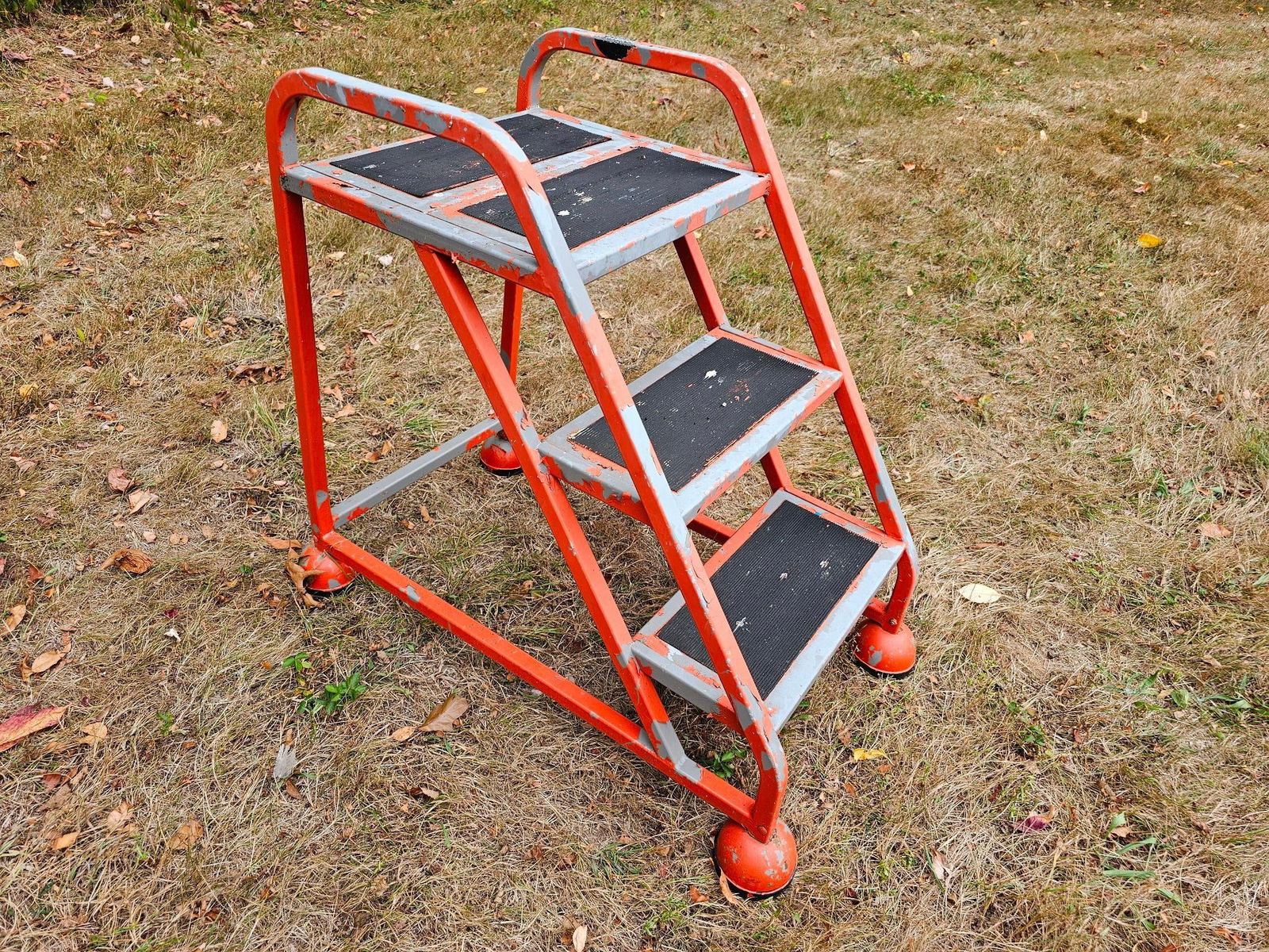 Industrial 3 Step Rolling Ladder (1 of 4)