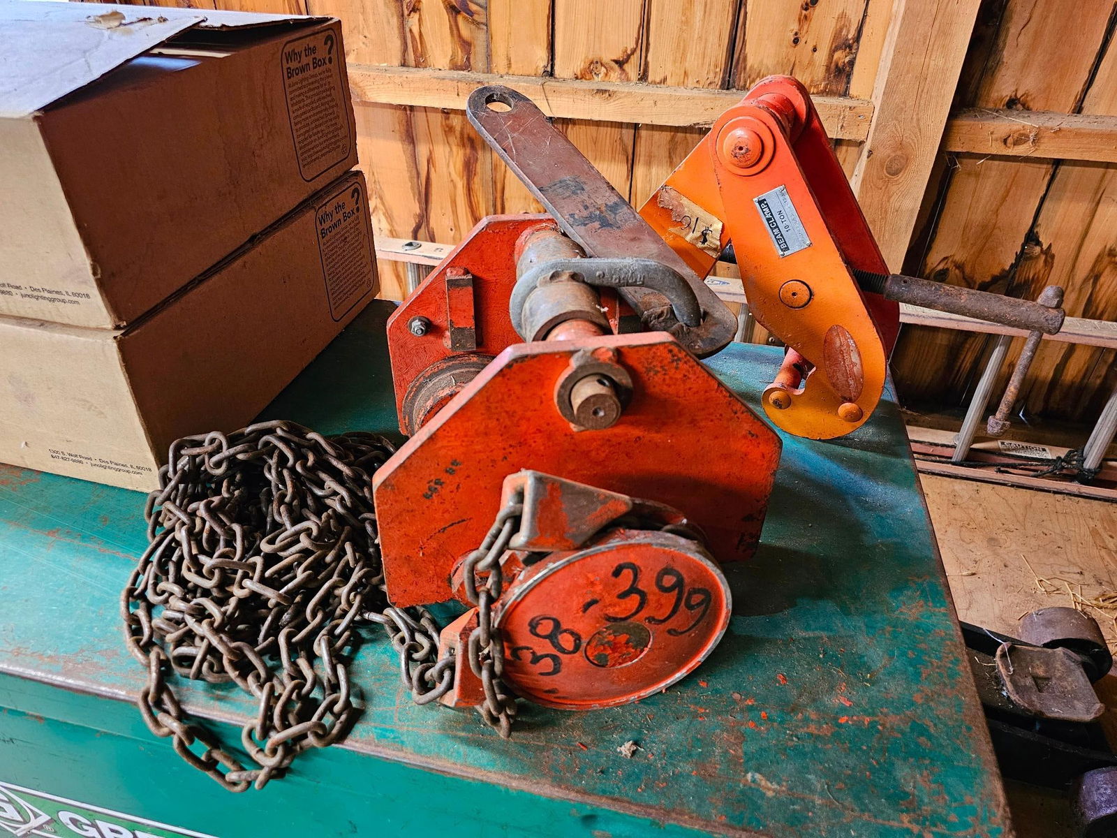 Industrial 1 Ton Chain Hoist and Accessories (1 of 11)