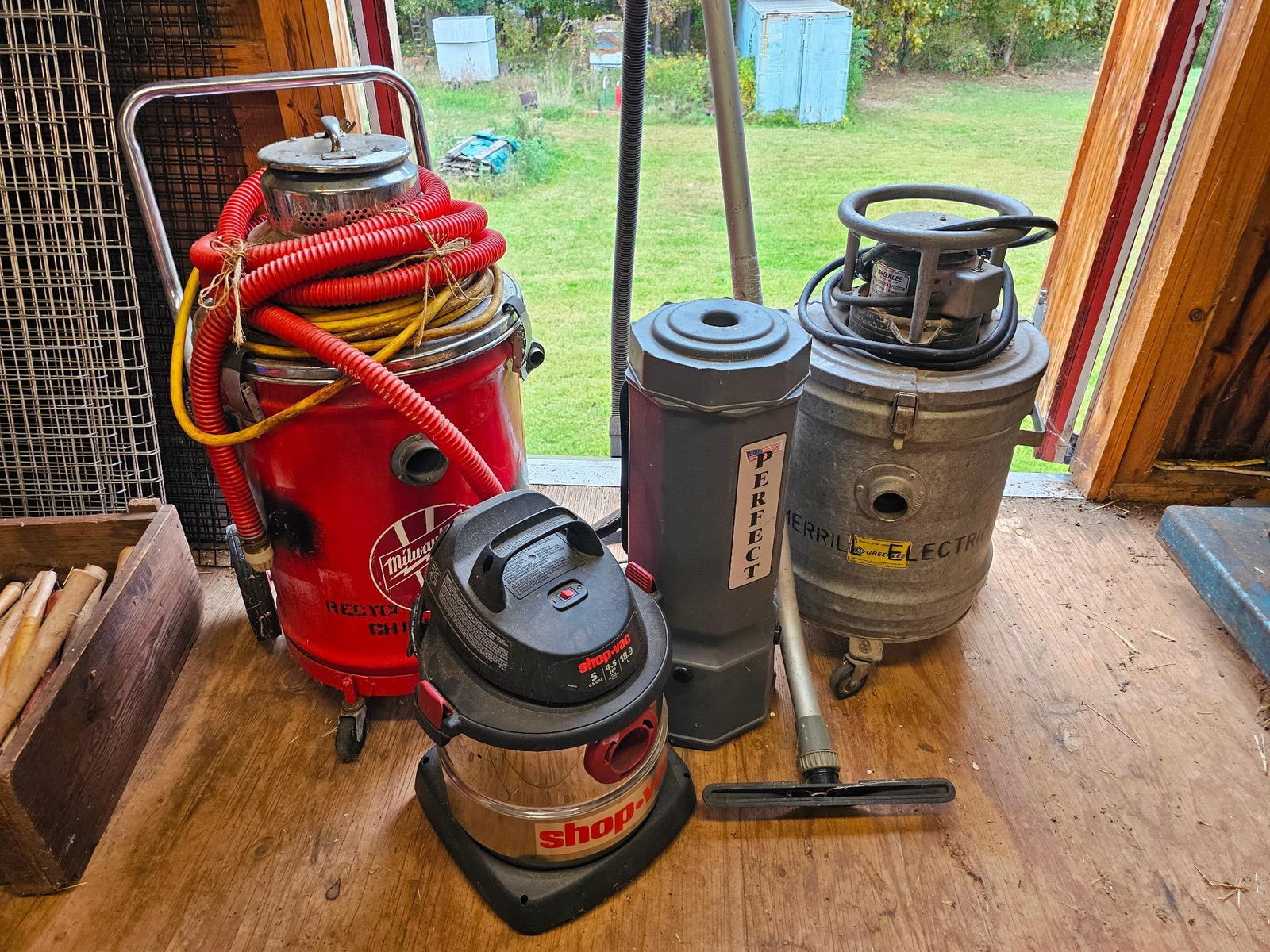 Lot of 4 Wet/Dry Shop Vacuums (1 of 10)