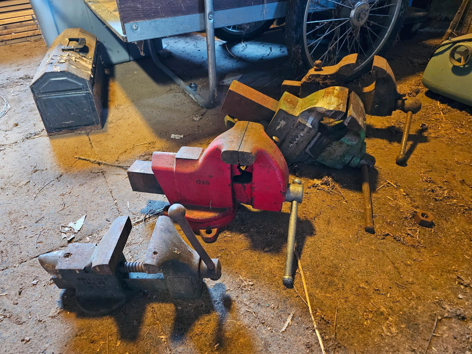 Lot of Four Assorted Bench Vises (1 of 6)