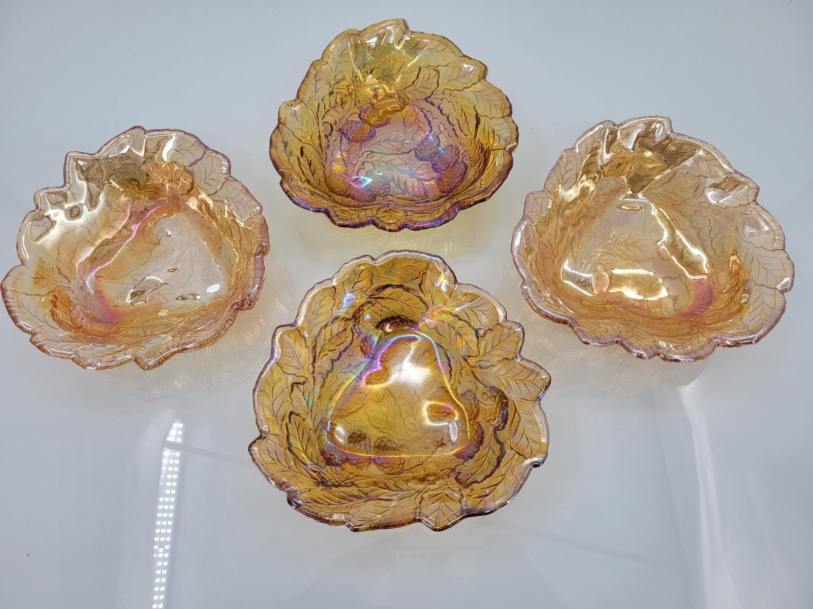 4 Indiana Marigold Berry Leaf Salad Bowls (1 of 13)