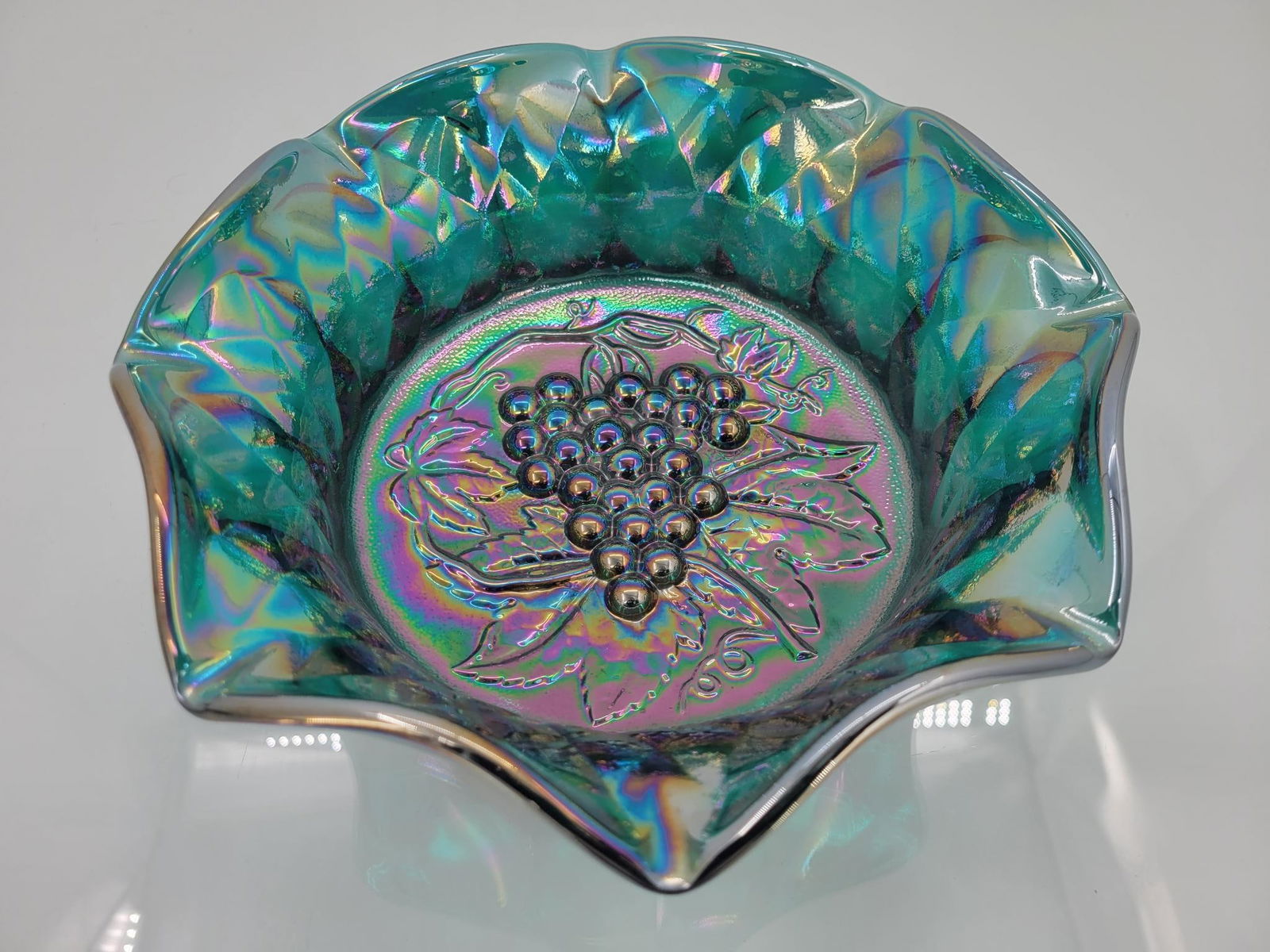 LE Smith Heavy Green Amethyst Grape Cluster Bowl (1 of 9)