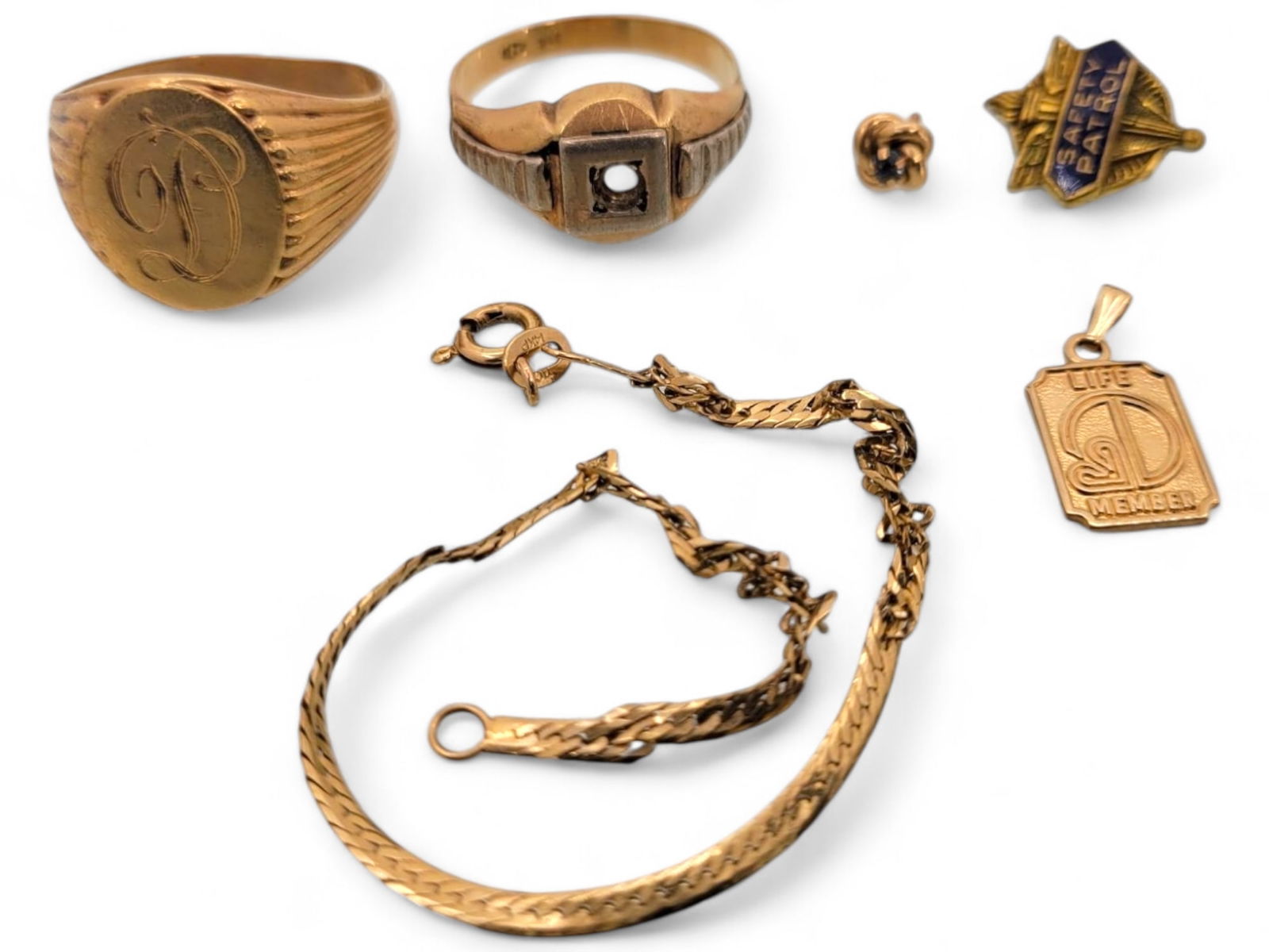 Assorted 14K Yellow Gold Jewelry Lot - 13.12 dwt (1 of 10)