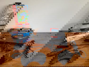 Original Sega Genesis 1601 Console w/ 6 Games